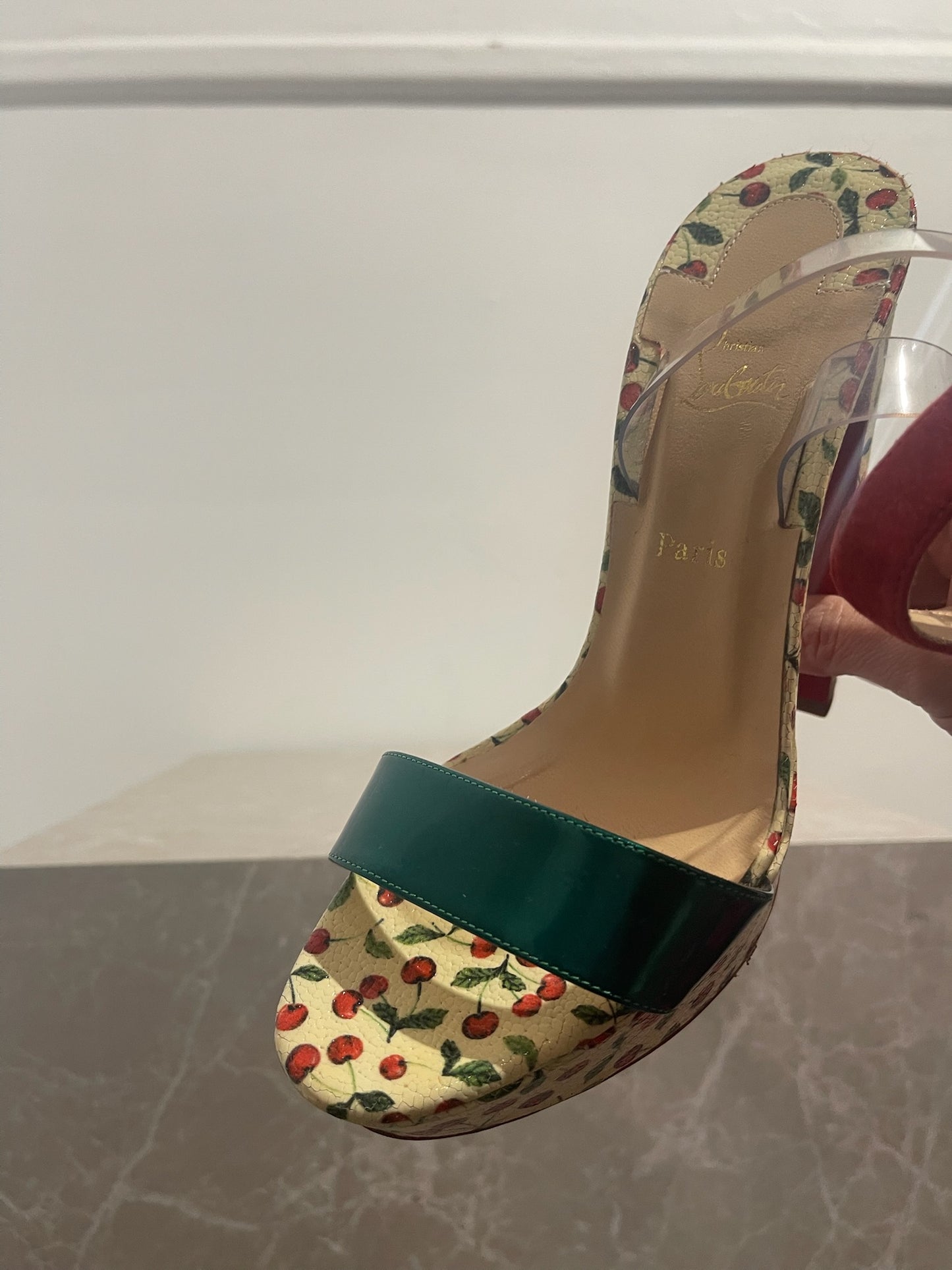 Sandales Christian Louboutin T.37