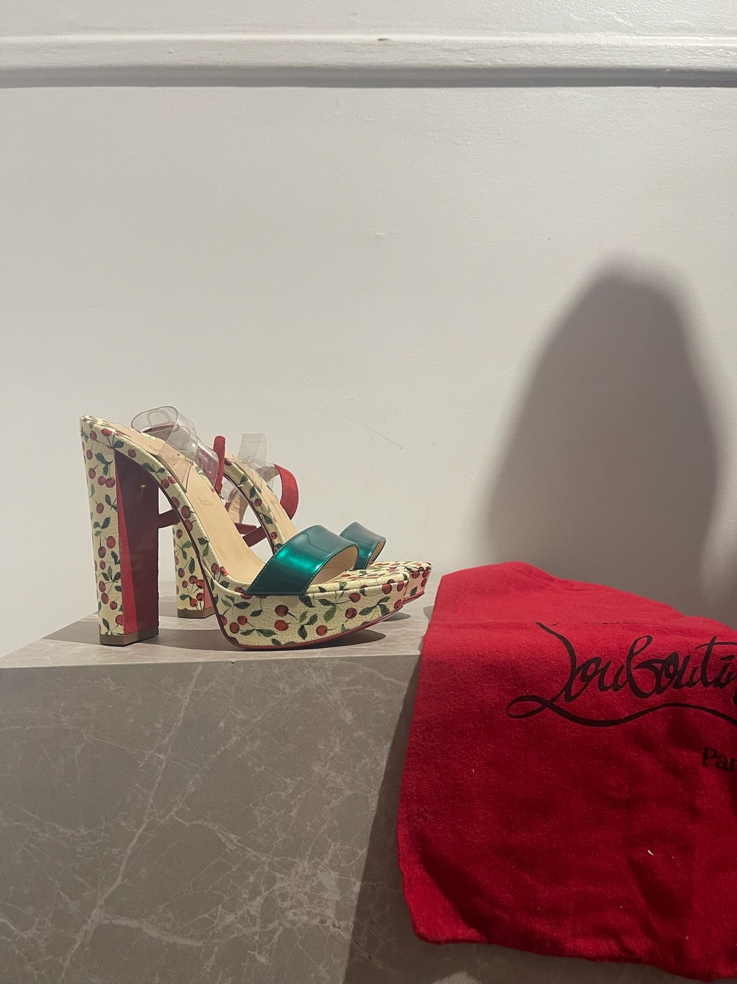 Sandales Christian Louboutin T.37