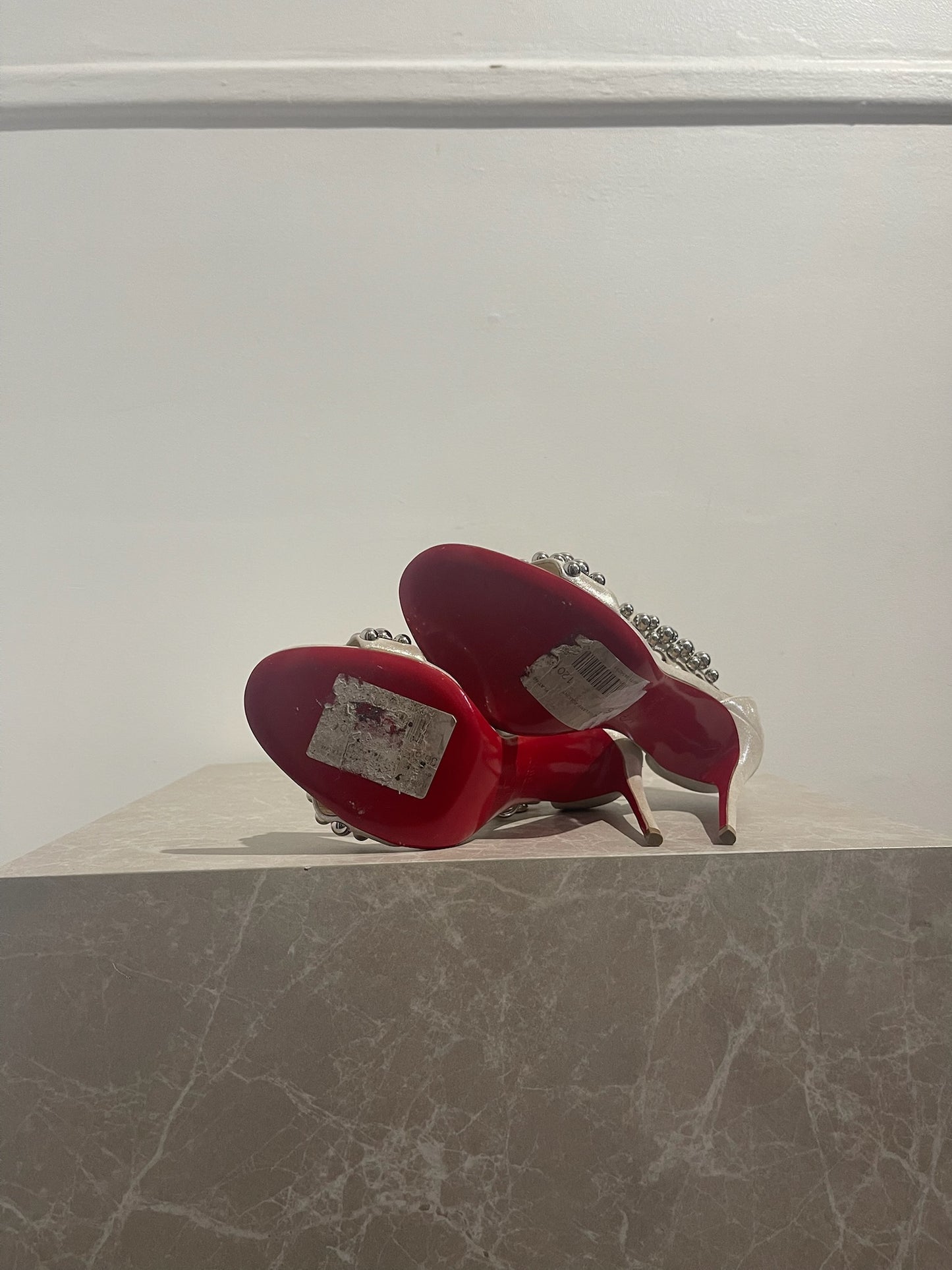 Sandales Christian Louboutin argentées T.36,5