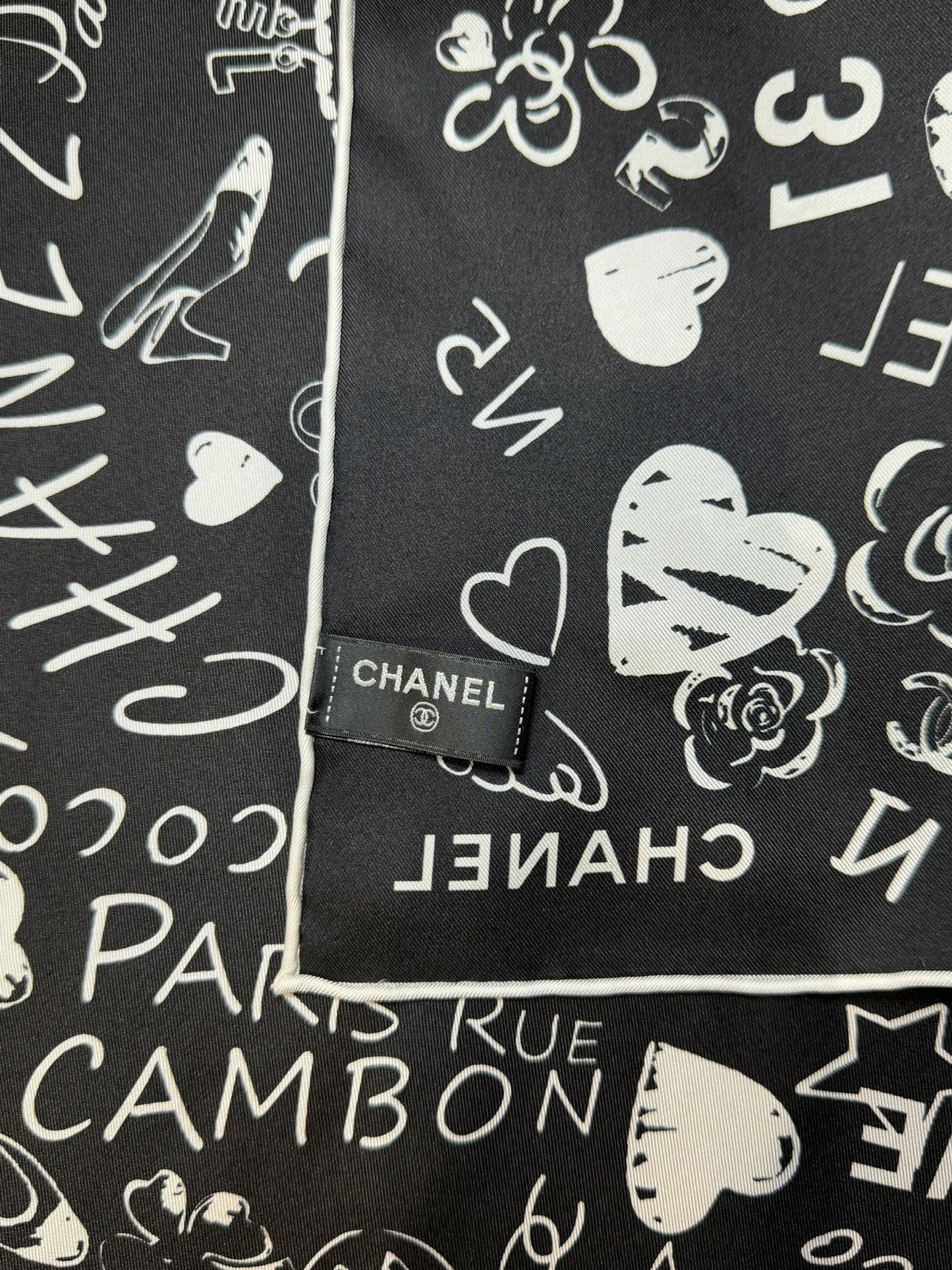 Foulard Chanel noir