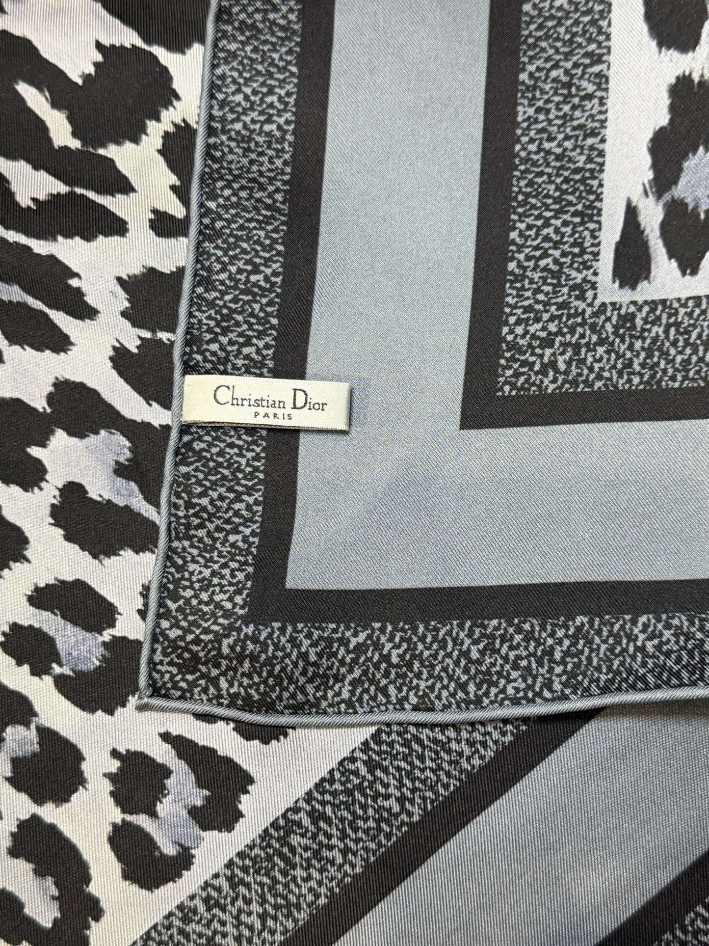 Foulard Christian Dior léopard