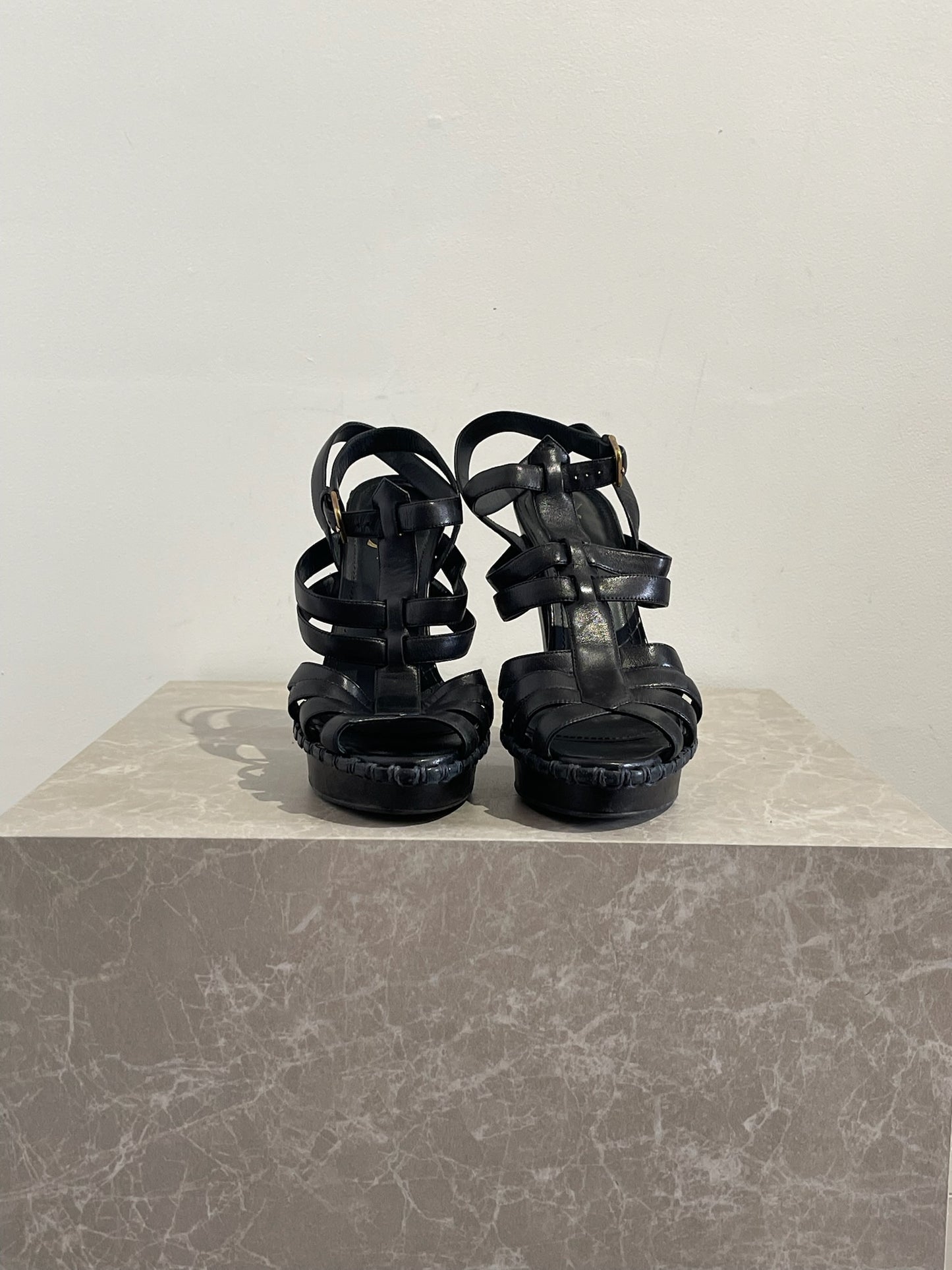 Sandales Yves Saint Laurent noires T 39.5