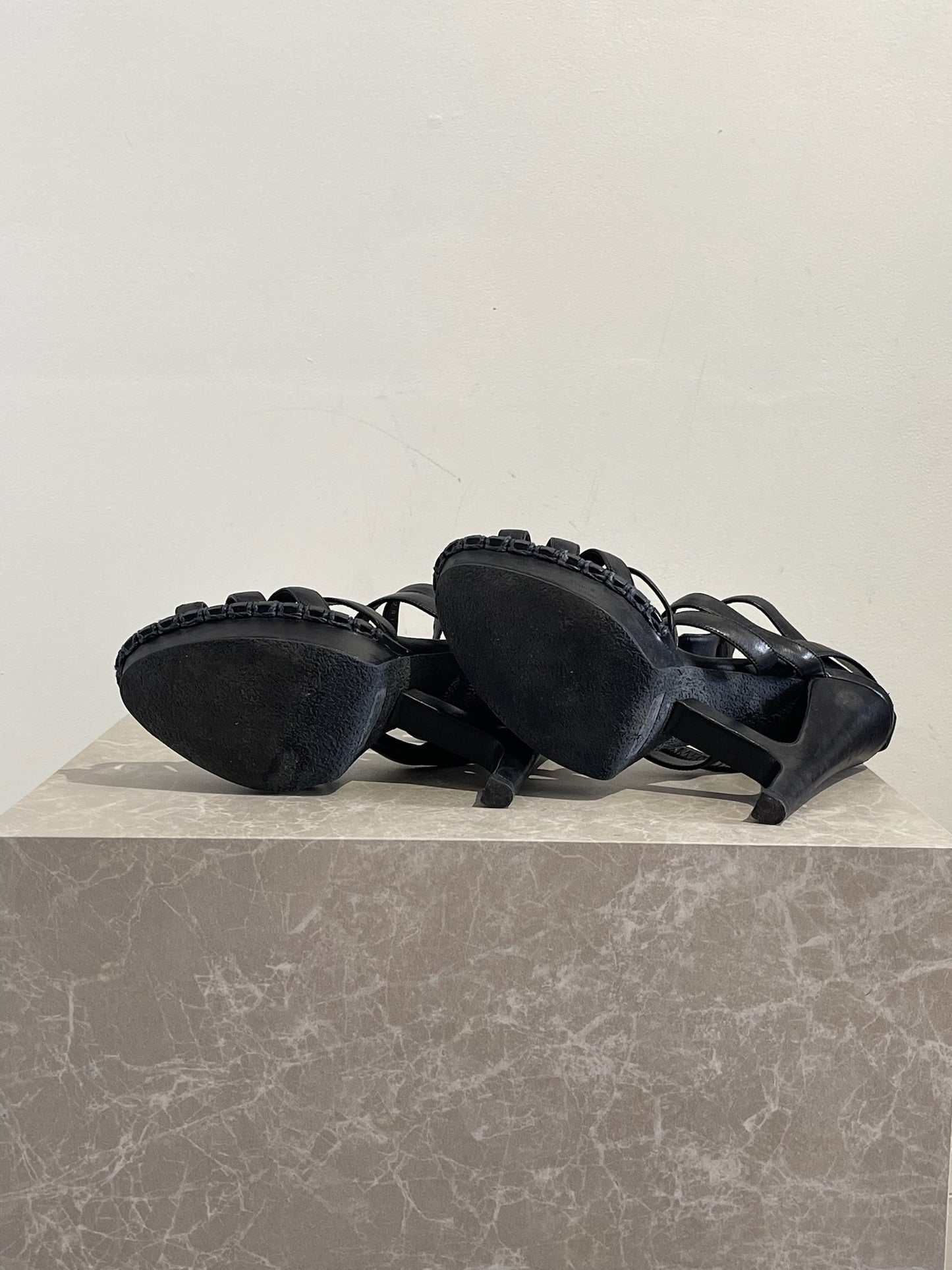 Sandales Yves Saint Laurent noires T 39.5