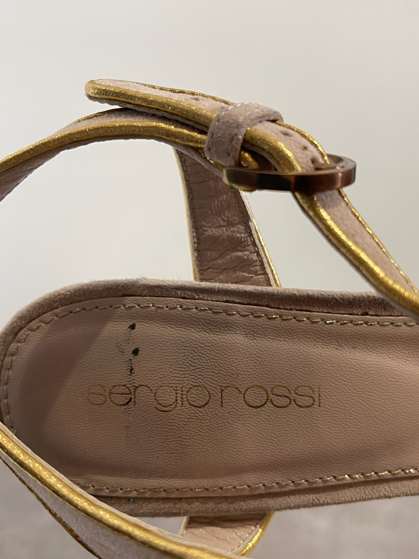 Sandales Sergio Rossi beiges T.38.5
