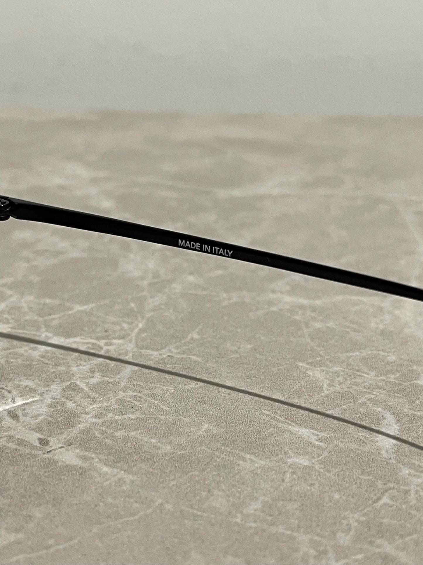 Lunettes de soleil Balenciaga noires