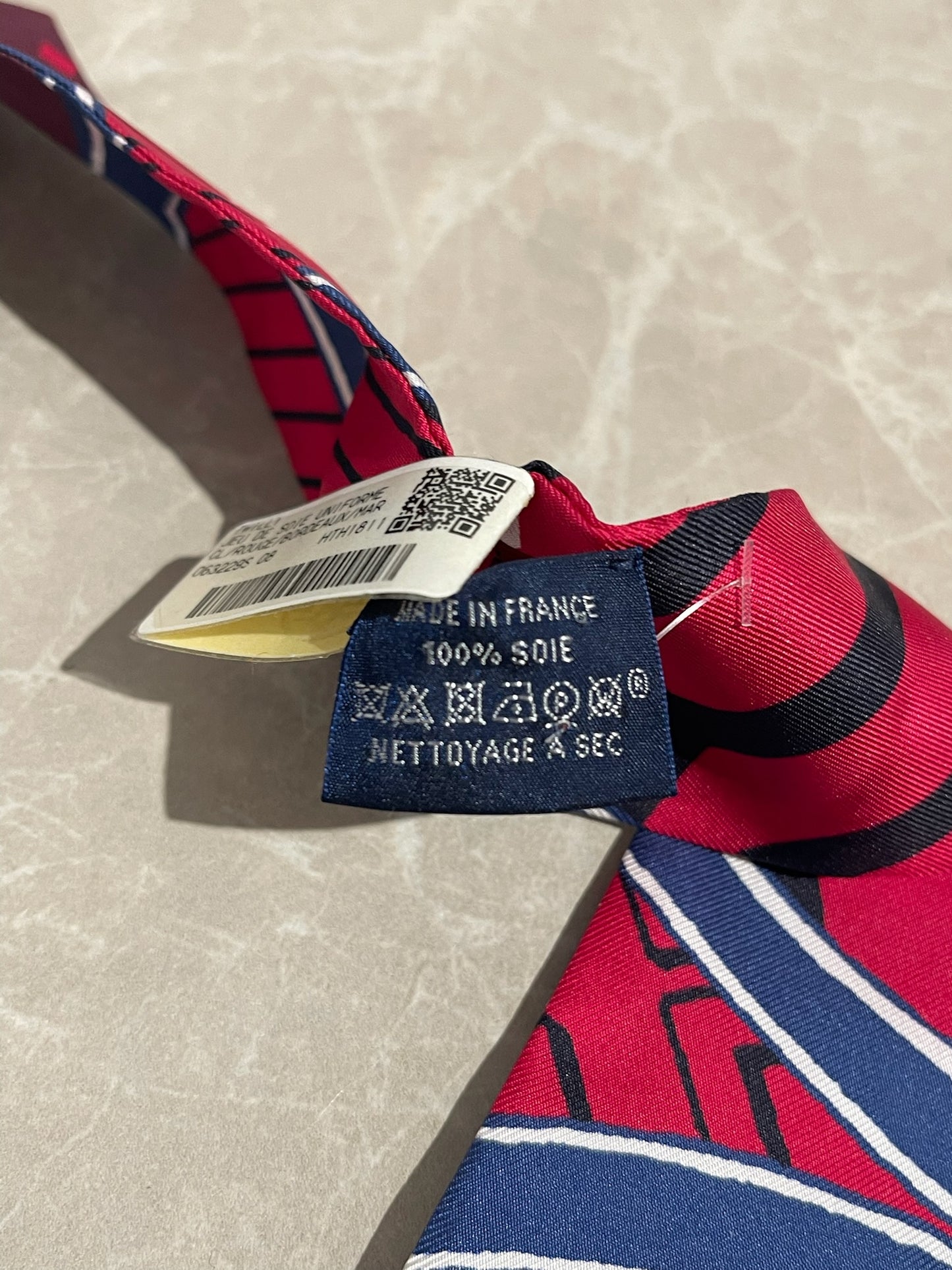 Twilly Hermès rouge Jeu de soie