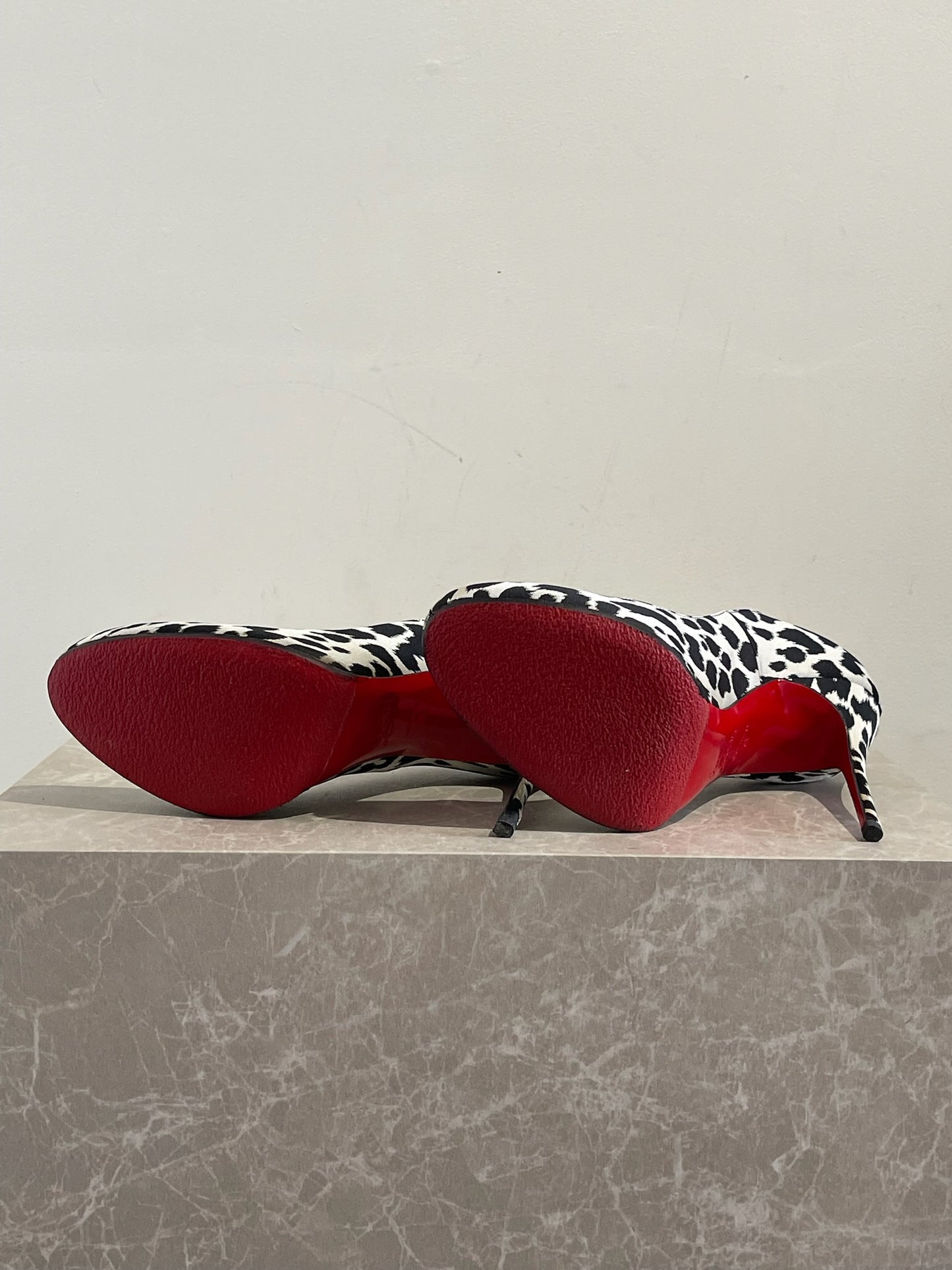 Escarpins Christian Louboutin léopard T.39