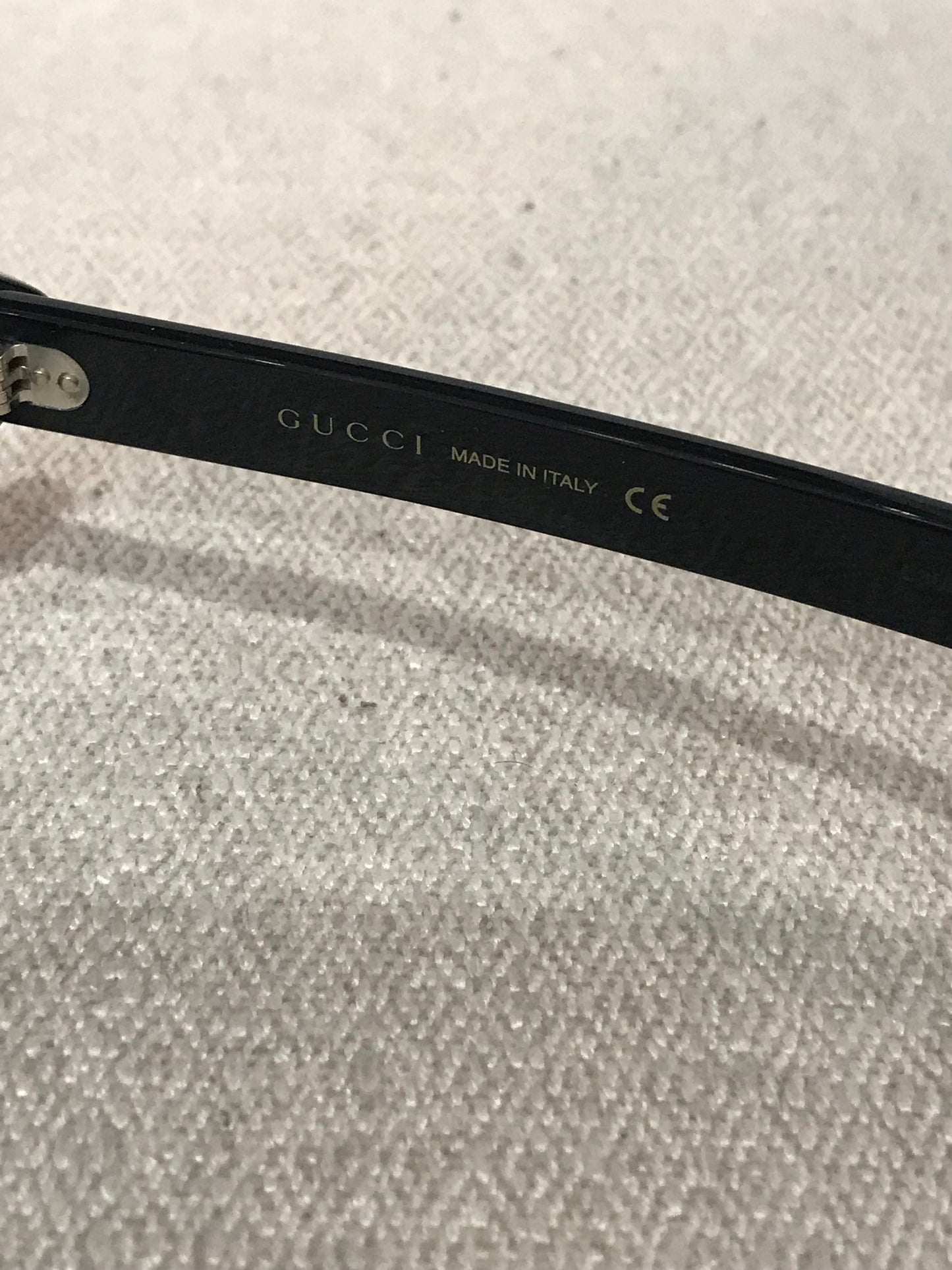 Lunettes Gucci noires Neuves