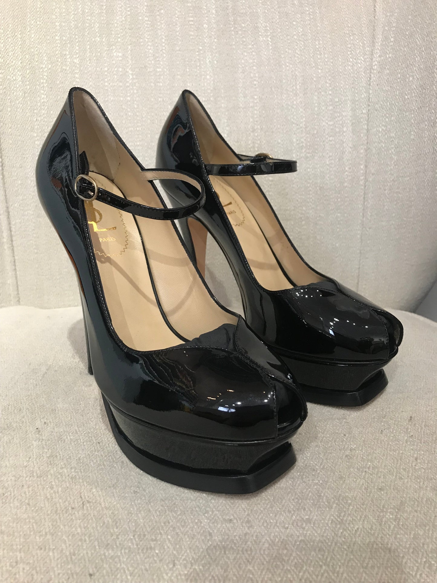 Escarpins Yves Saint Laurent noirs T.37