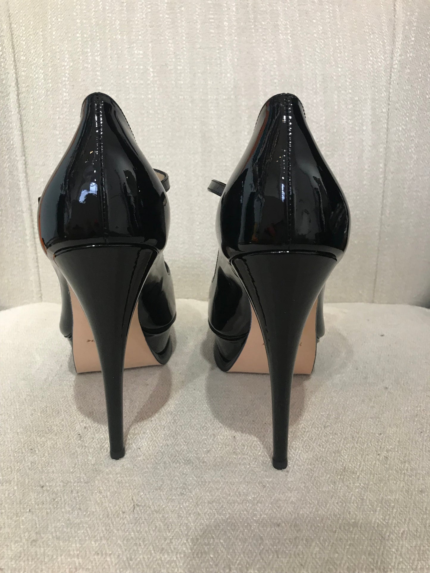 Escarpins Yves Saint Laurent noirs T.37
