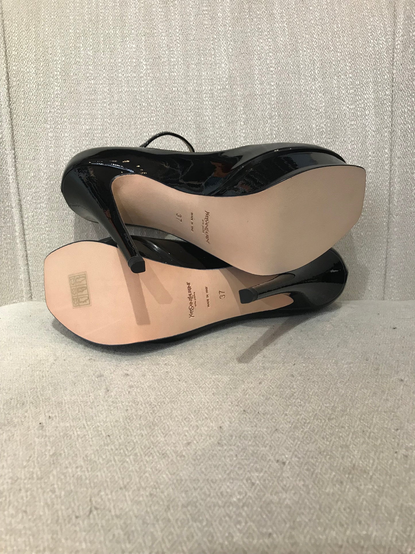 Escarpins Yves Saint Laurent noirs T.37