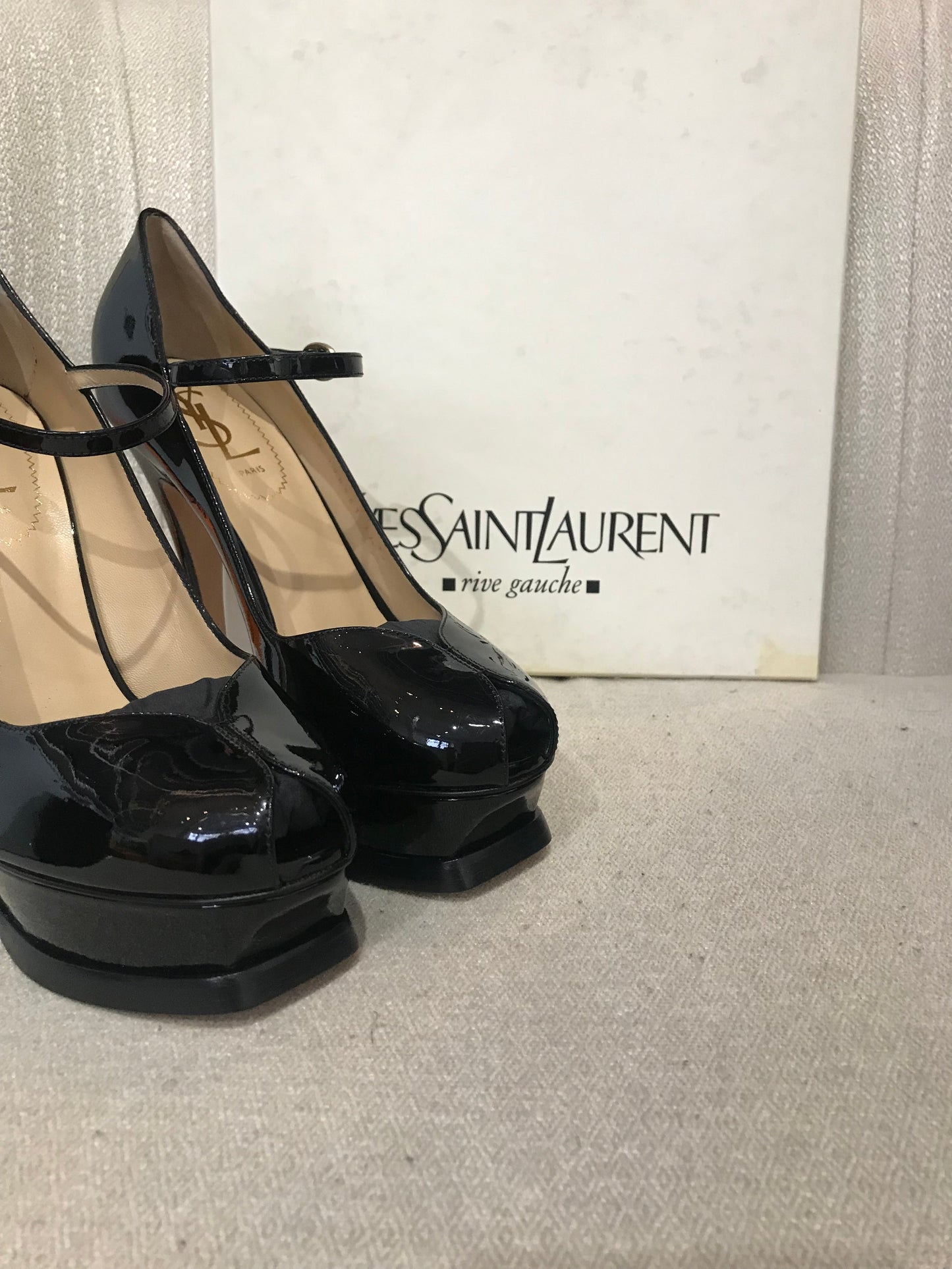 Escarpins Yves Saint Laurent noirs T.37