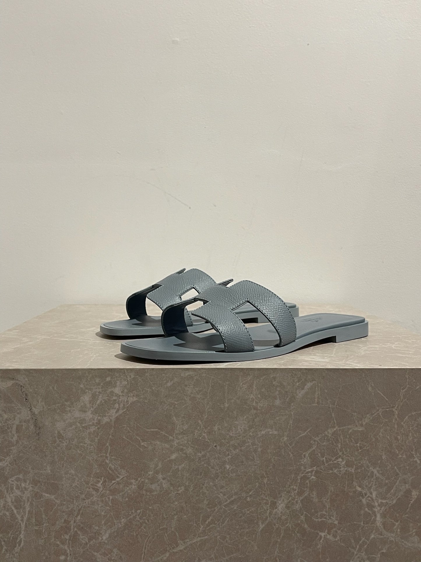 Sandales Hermès Oran grises T.37
