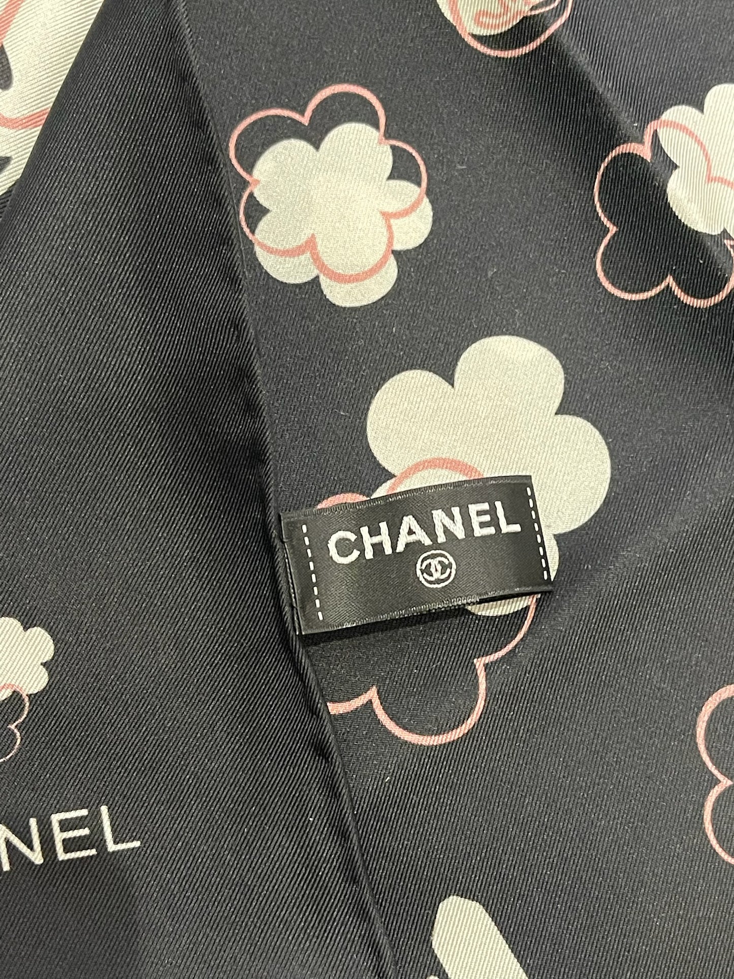 Foulard Chanel noir
