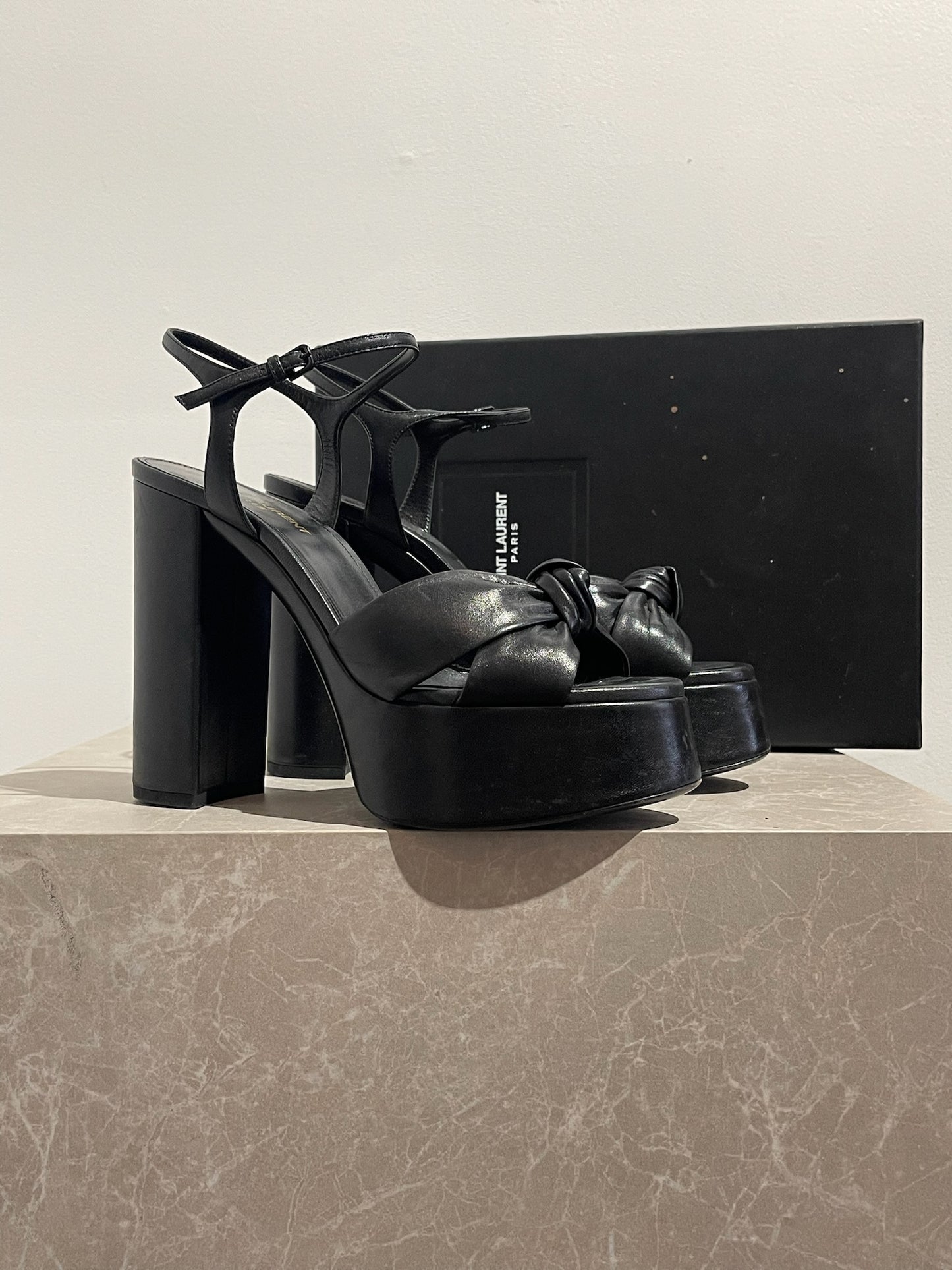 Sandales Saint Laurent noires T.38,5