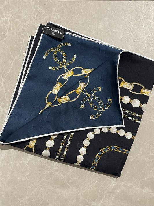 Foulard Chanel noir et bleu