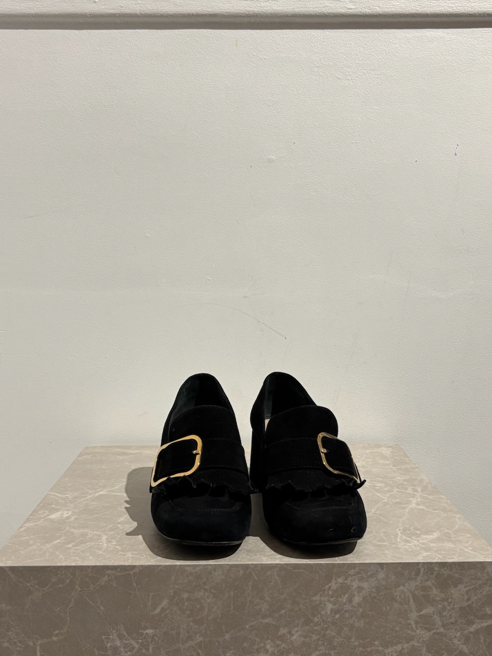 Escarpins Prada noirs T.38,5