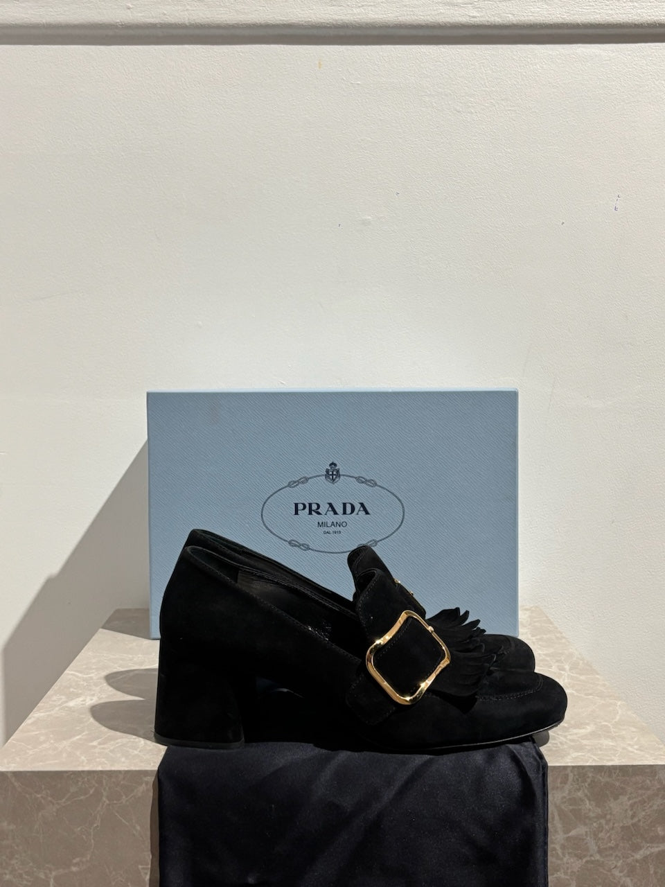 Escarpins Prada noirs T.38,5