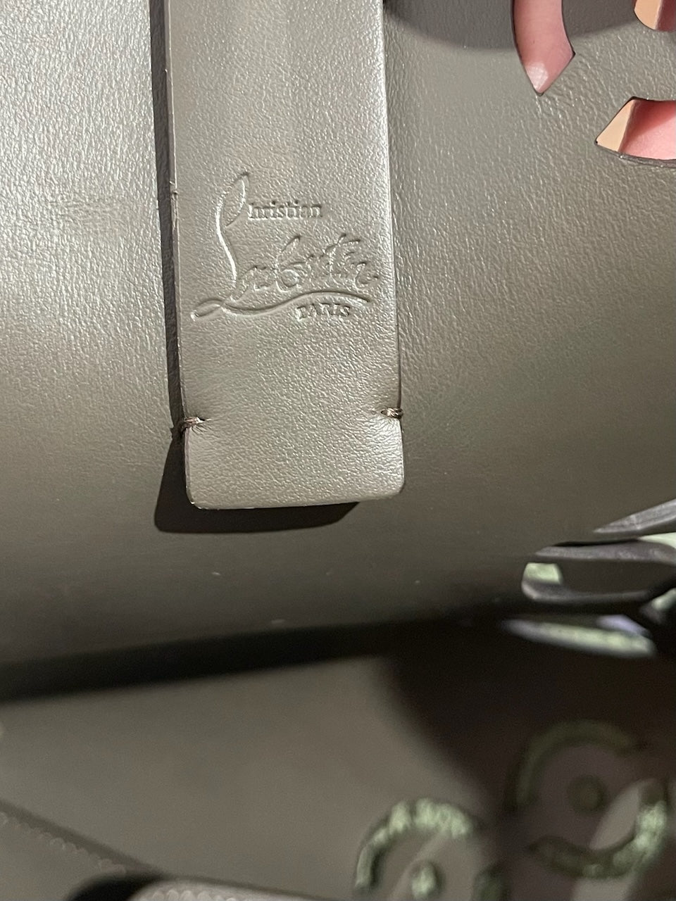 Sac Christian Louboutin Cabata gris