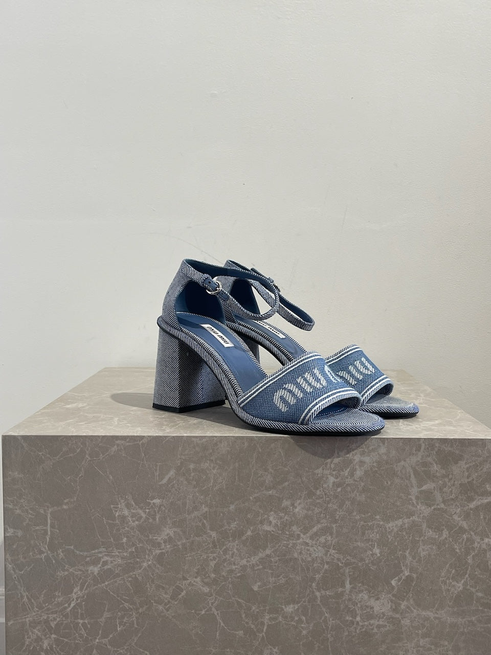 Sandales Miu Miu jeans T.36,5