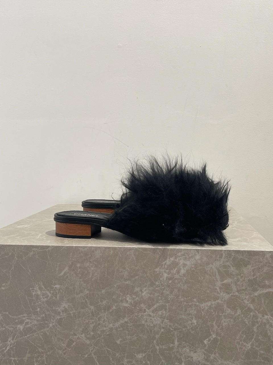 Mules Chanel noires T.37