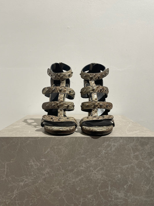 Sandales Gucci beige T.40