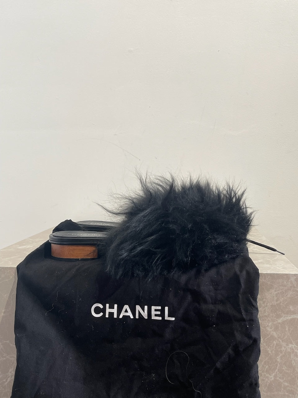 Mules Chanel noires T.37
