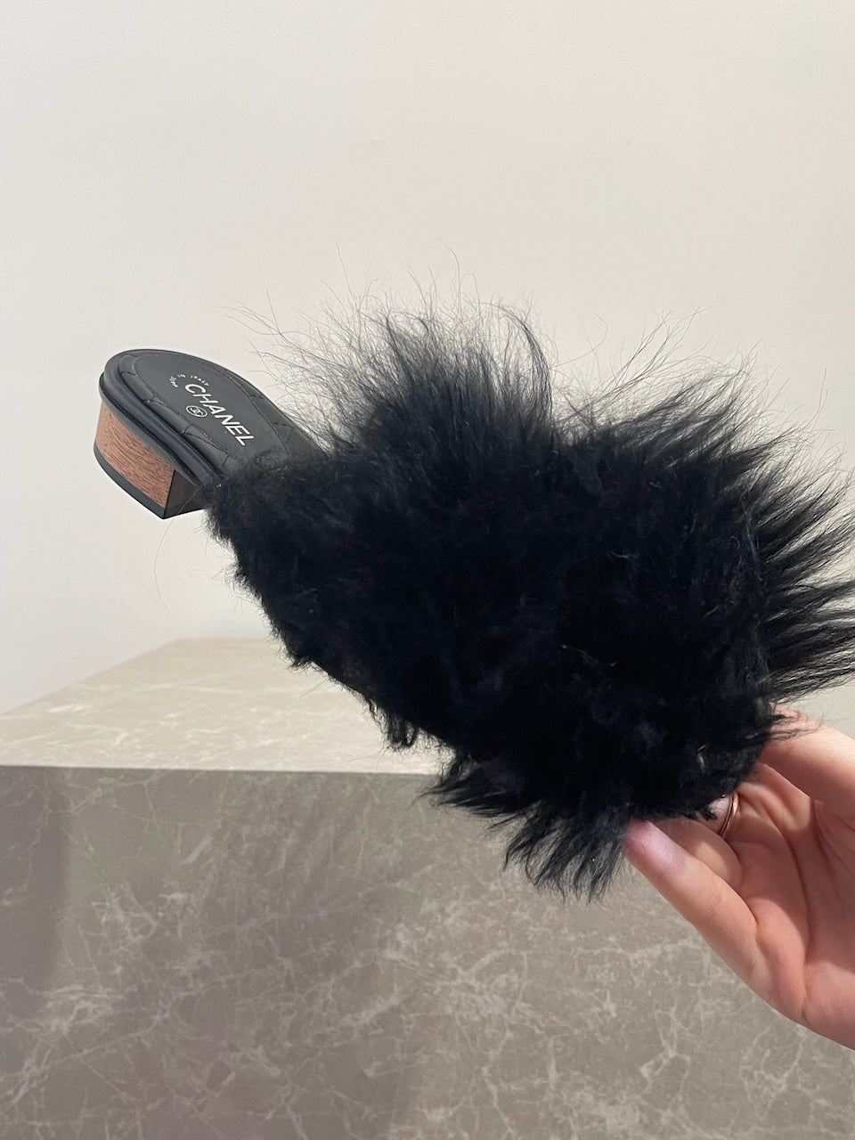 Mules Chanel noires T.37