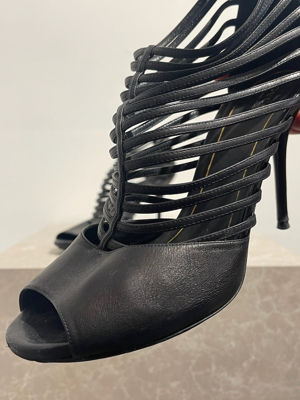 Sandales Gucci noires T.39.5