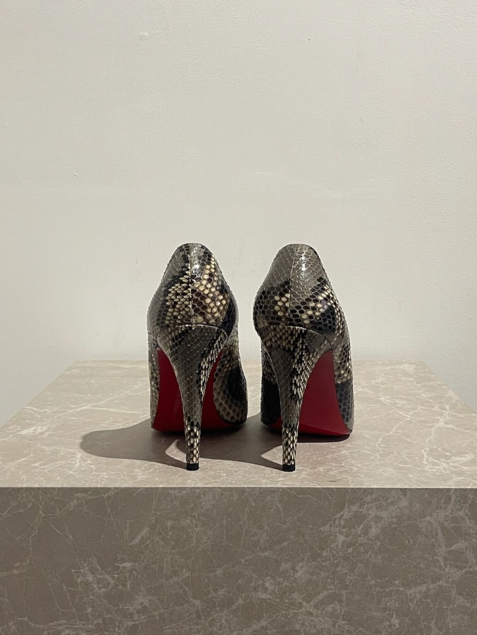 Escarpins Christian Louboutin python T.36