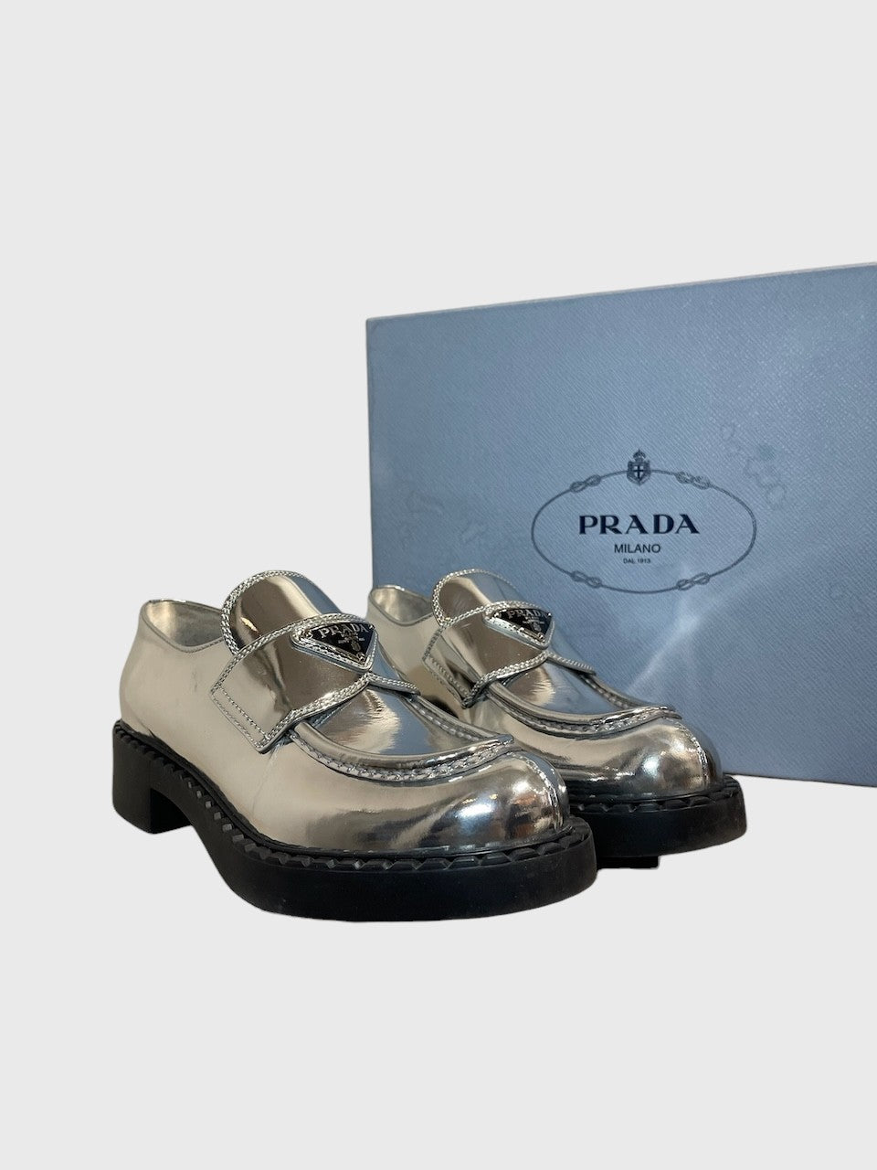 Derbies Prada argents T.35,5
