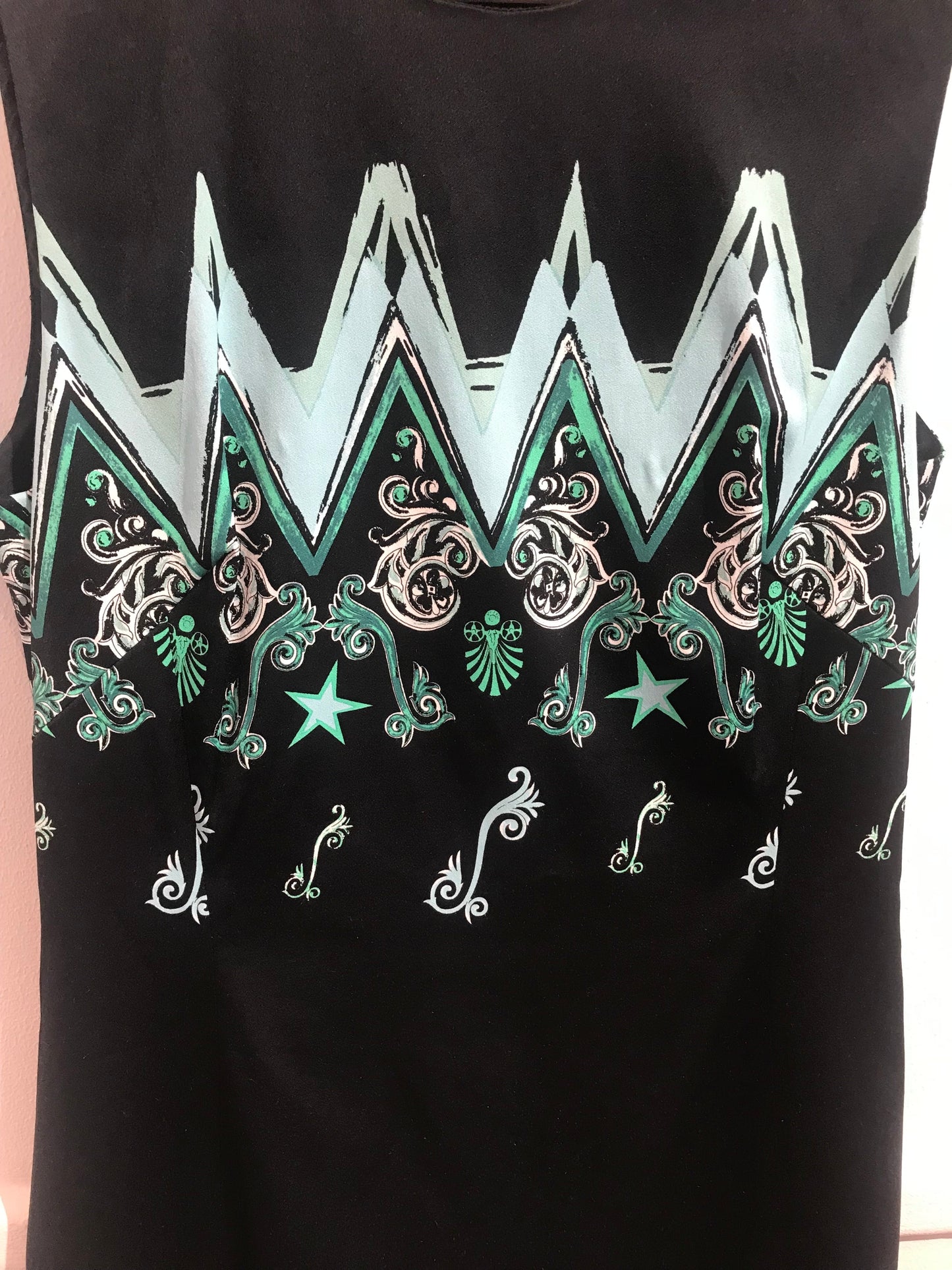 Robe Versace noire T.38