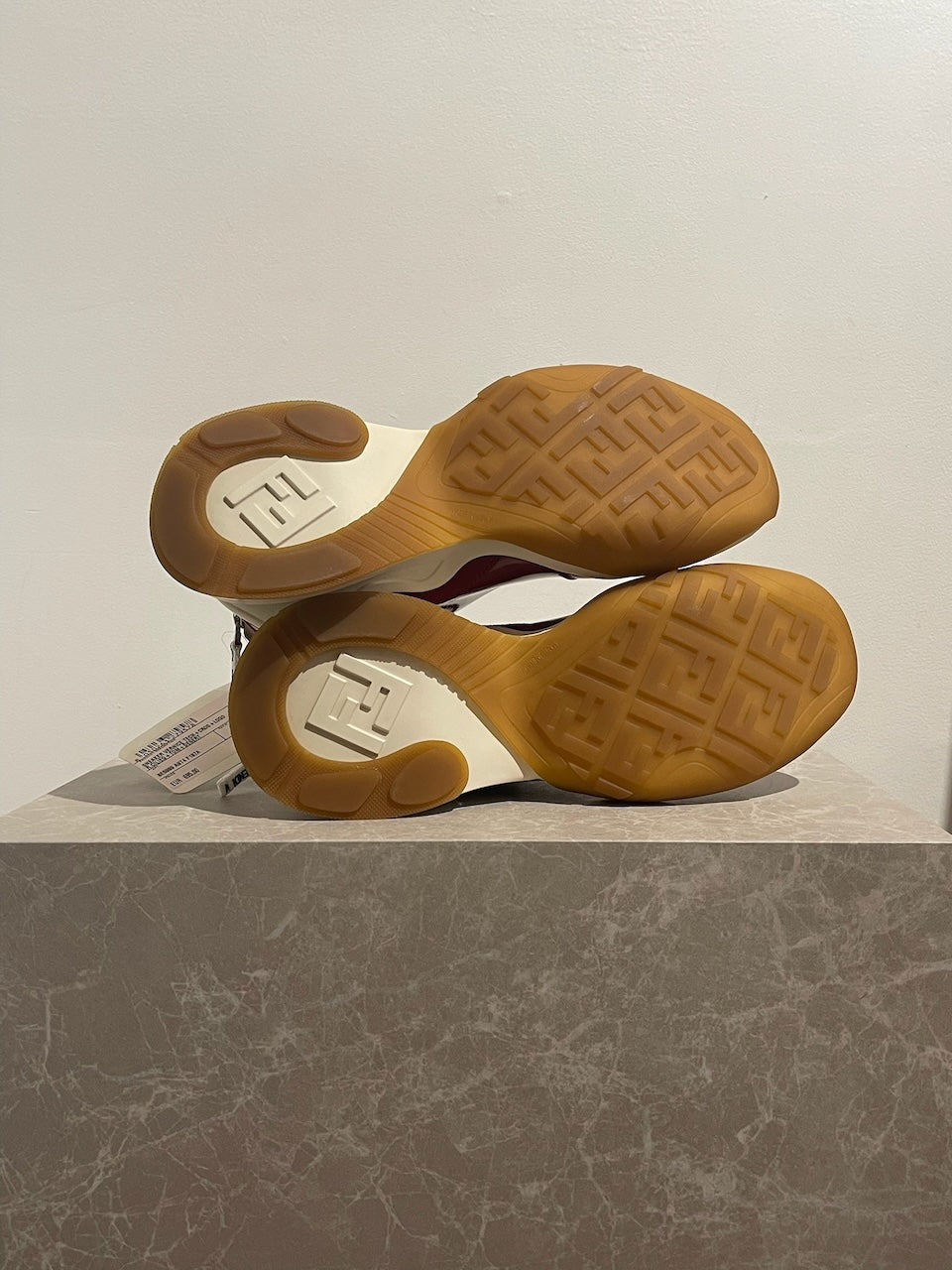 Baskets Fendi rouges T.40 NEUVES