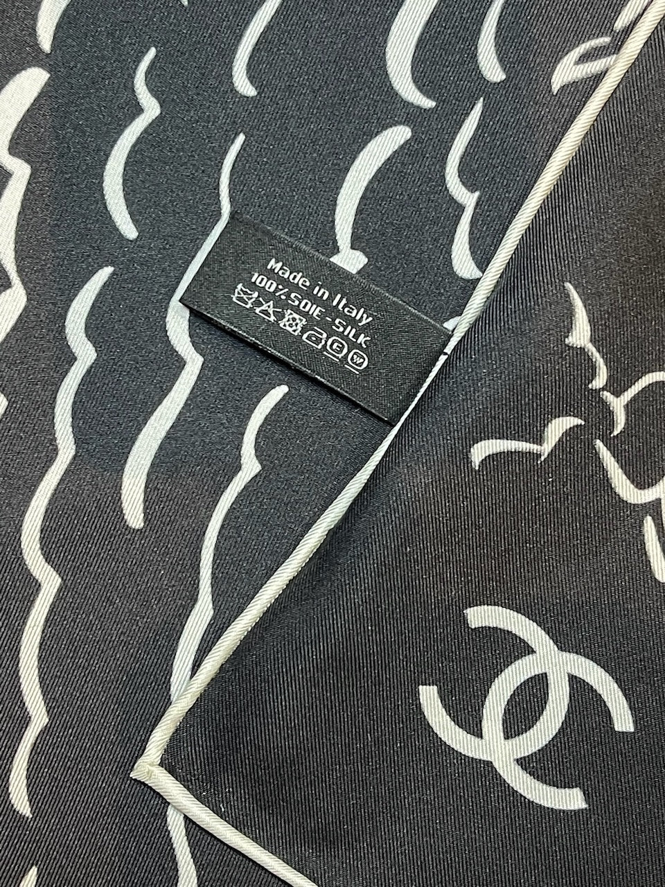 Foulard Chanel noir