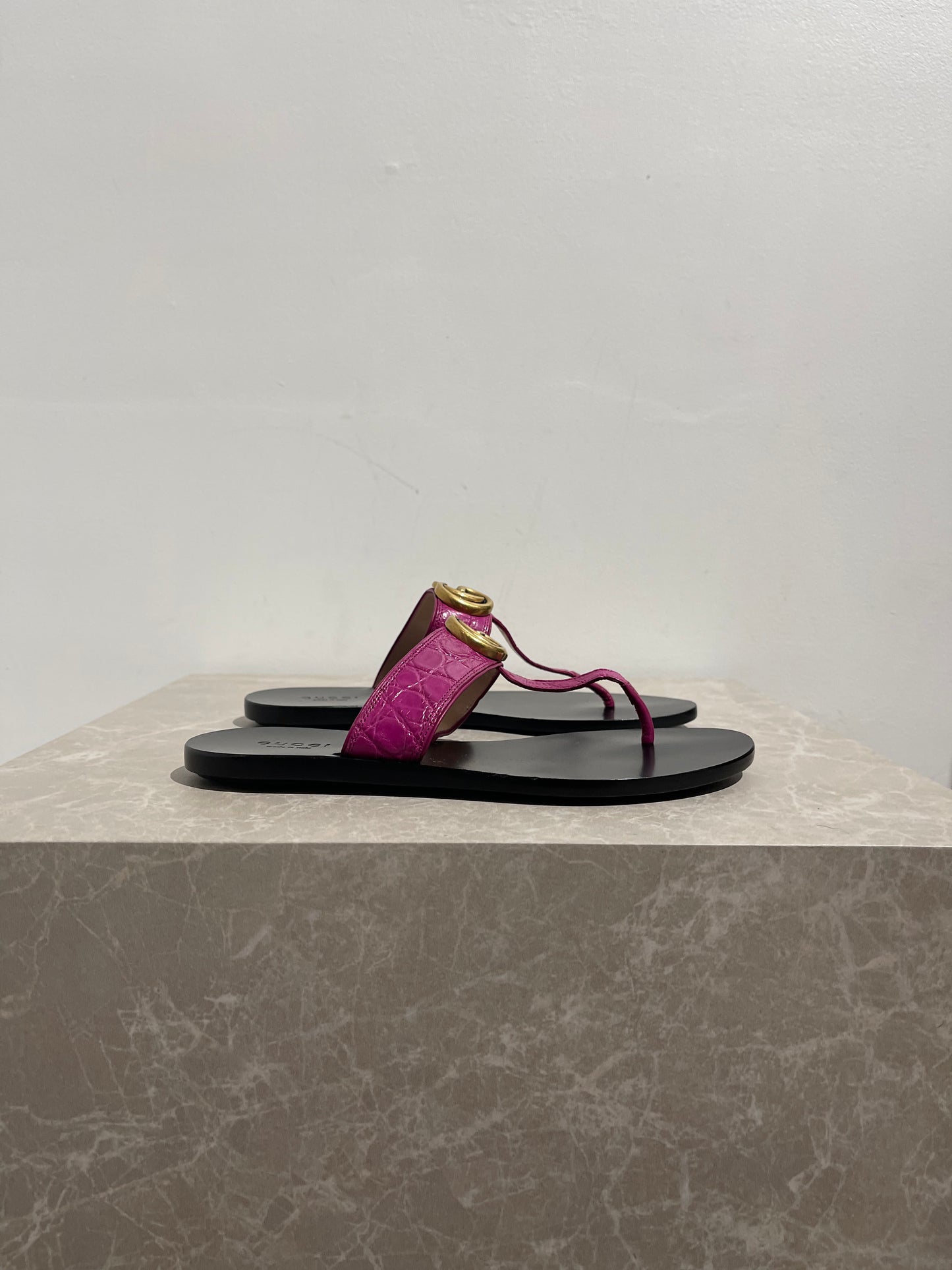 Tongs Gucci fushia T.36