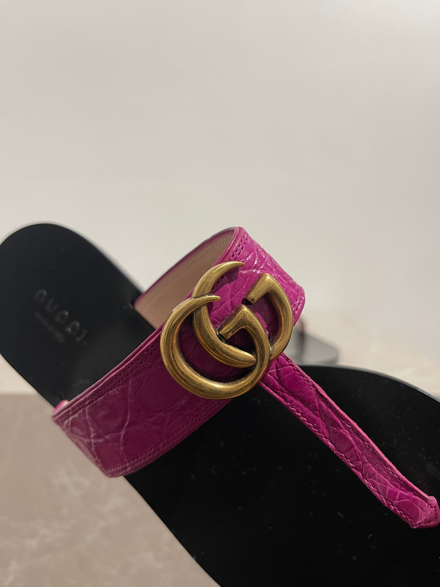 Tongs Gucci fushia T.36