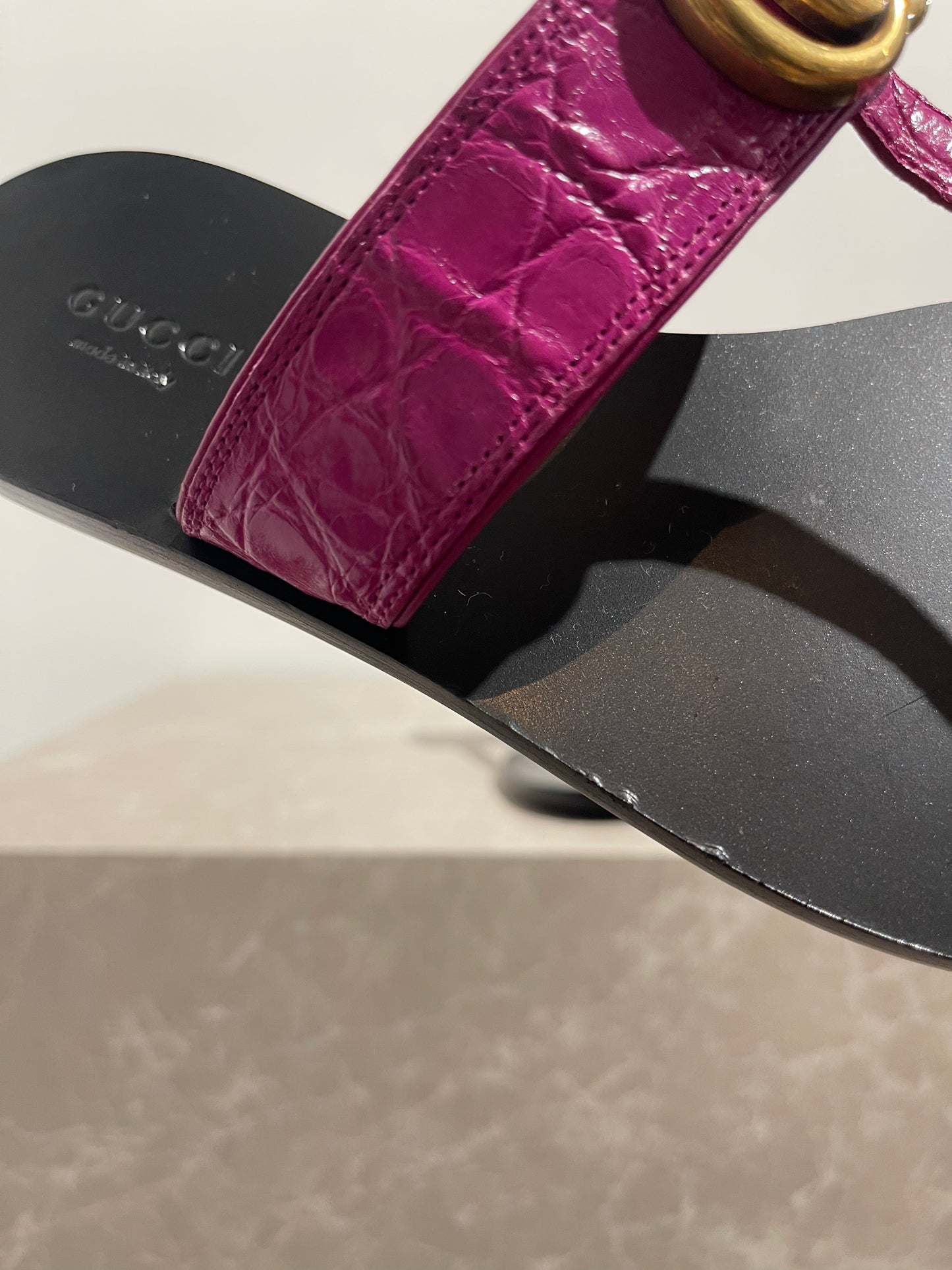 Tongs Gucci fushia T.36