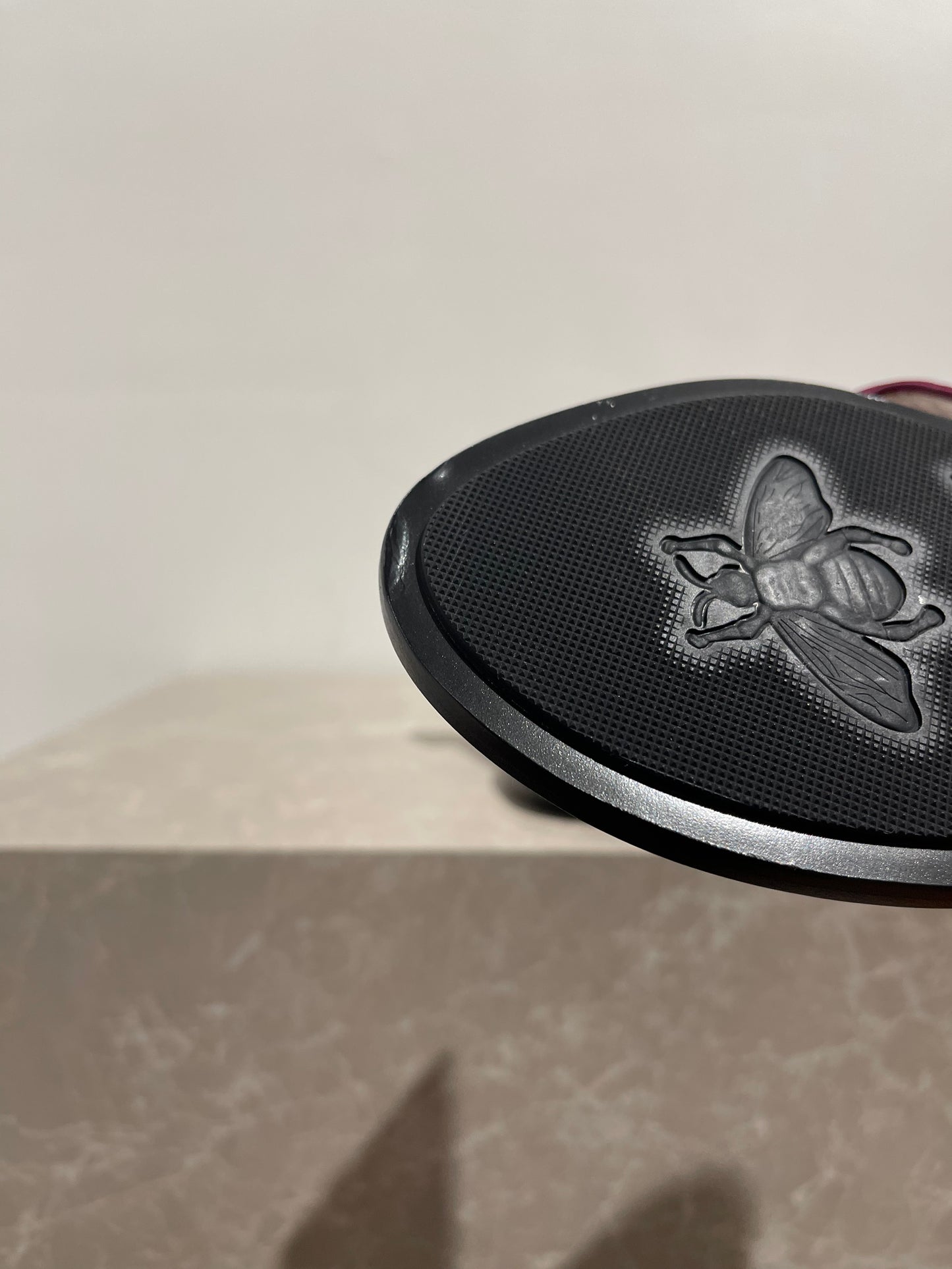 Tongs Gucci fushia T.36