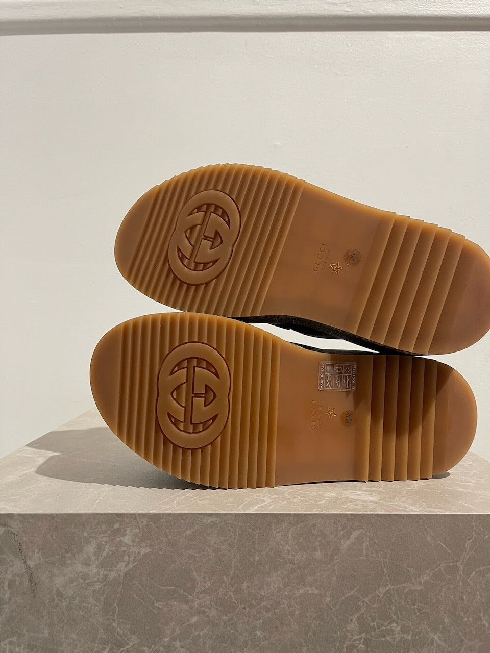 Sandales Gucci T.40,5 Neuf