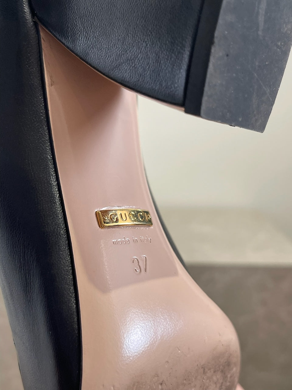 Escarpins Gucci noirs T.37