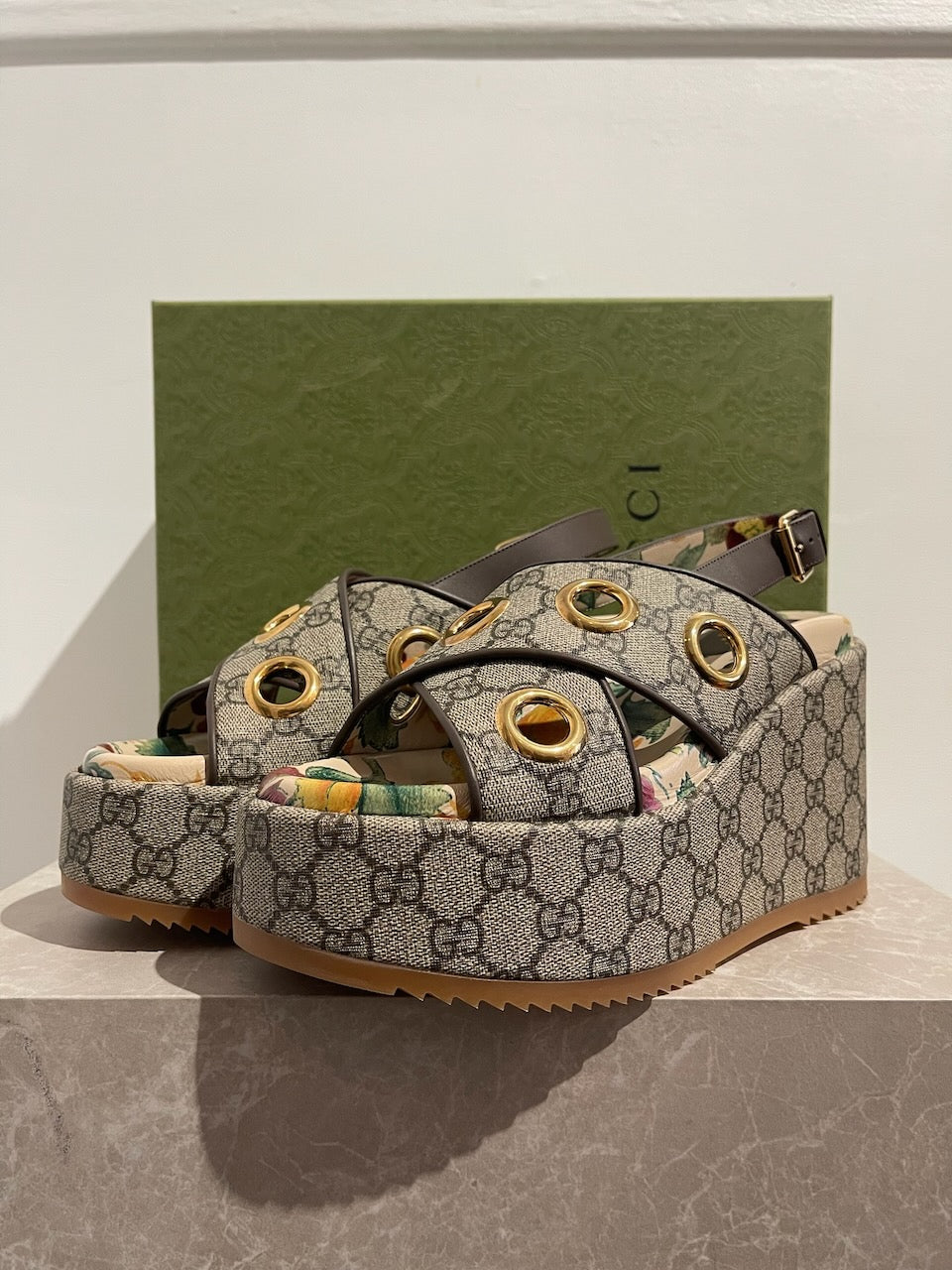 Sandales Gucci T.40,5 Neuf