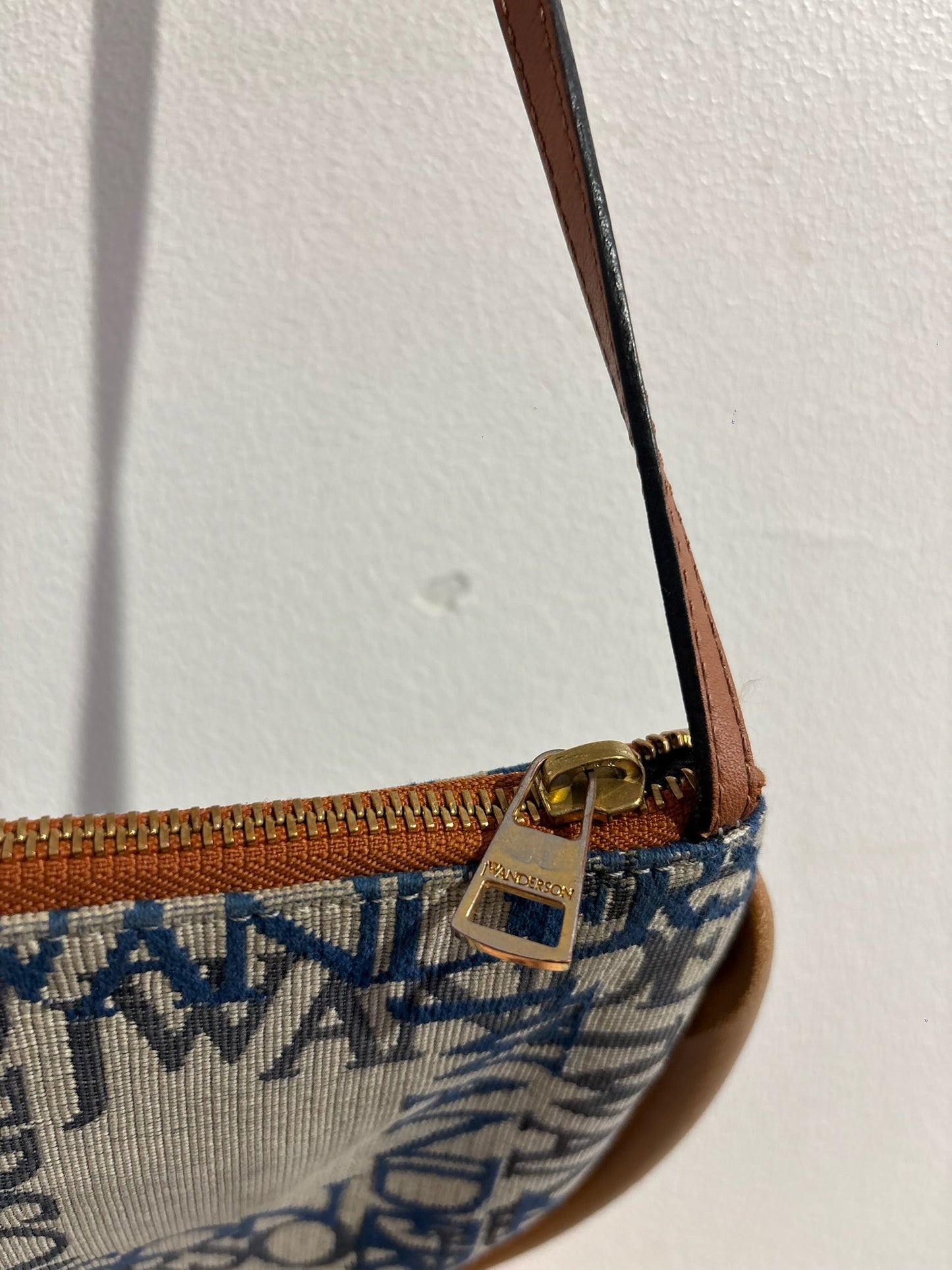 Sac J.W. Anderson Moon