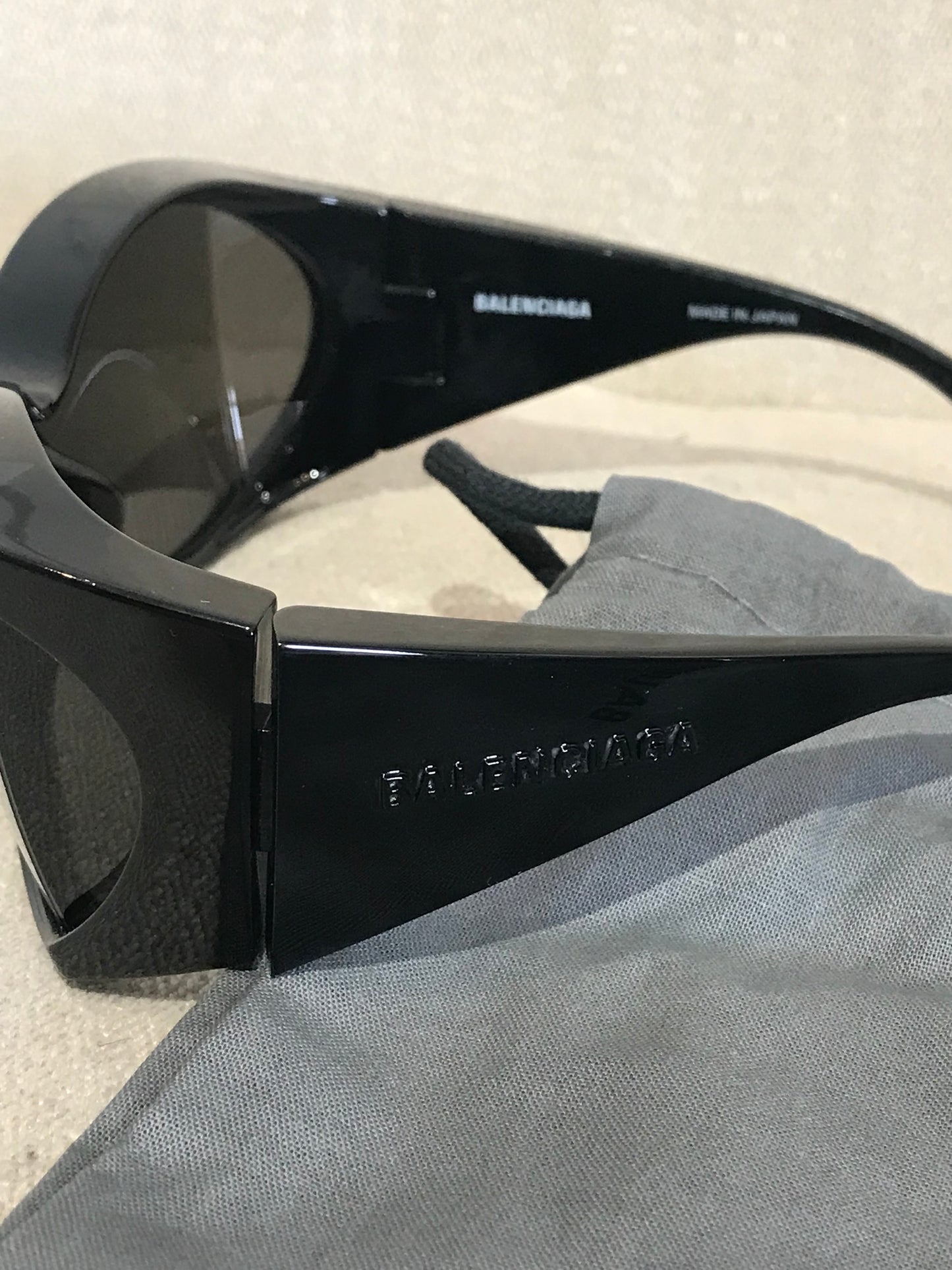 Lunettes Balenciaga noires