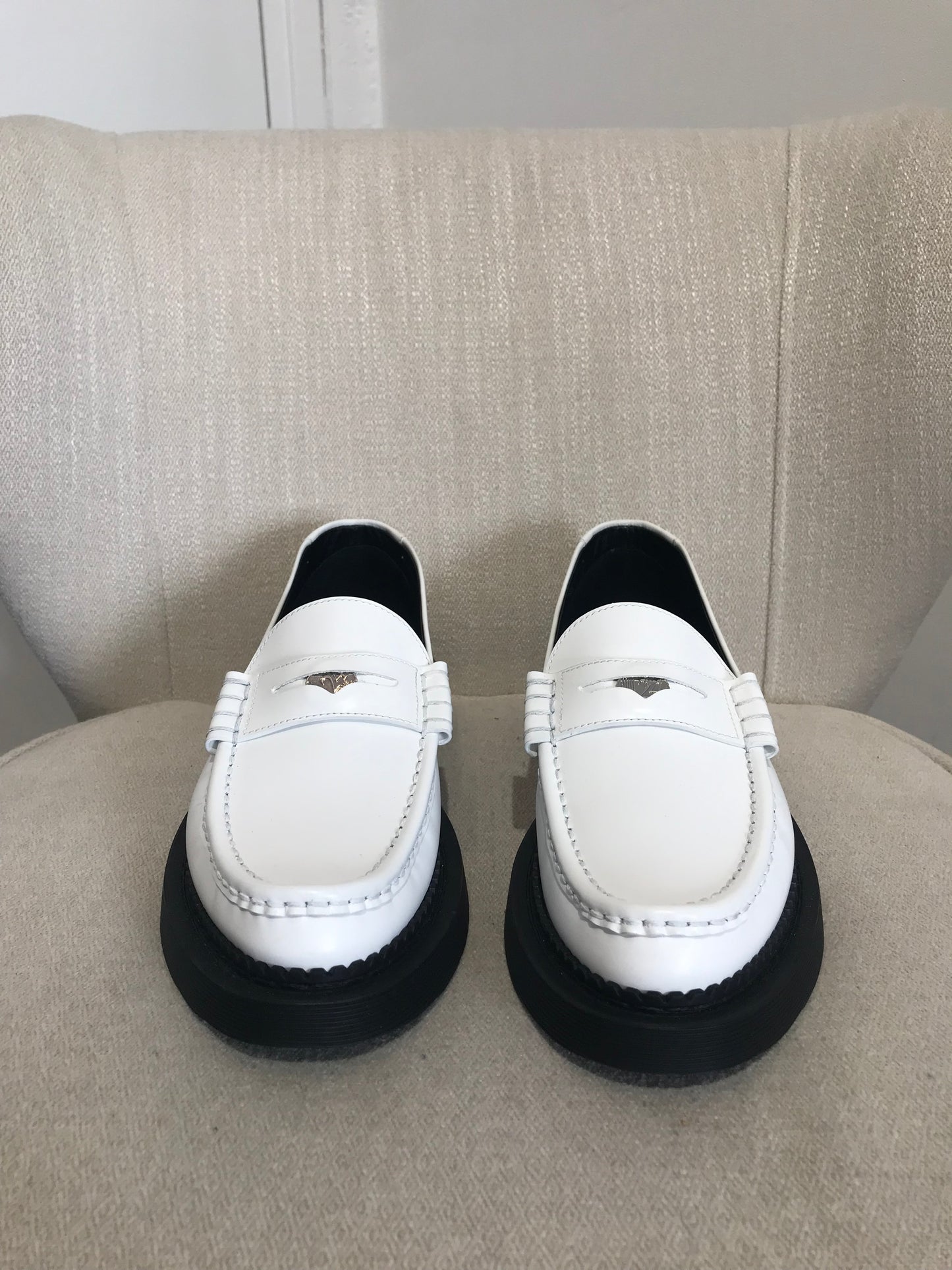 Mocassins Saint Laurent blancs T.41 NEUFS
