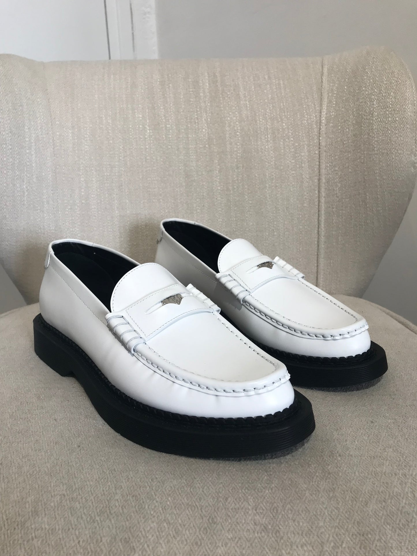 Mocassins Saint Laurent blancs T.41 NEUFS