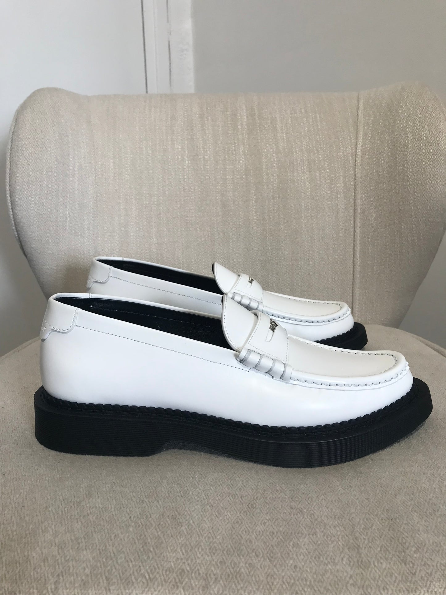 Mocassins Saint Laurent blancs T.41 NEUFS