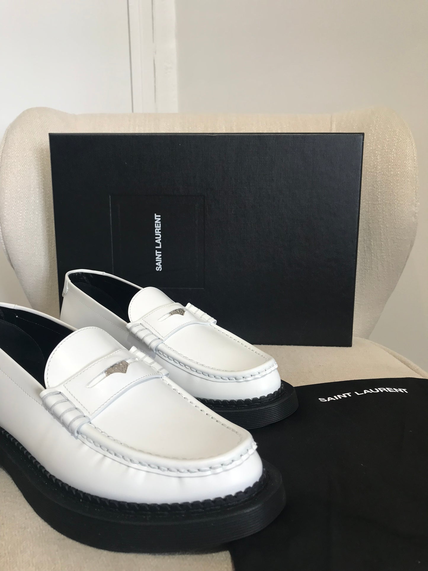 Mocassins Saint Laurent blancs T.41 NEUFS