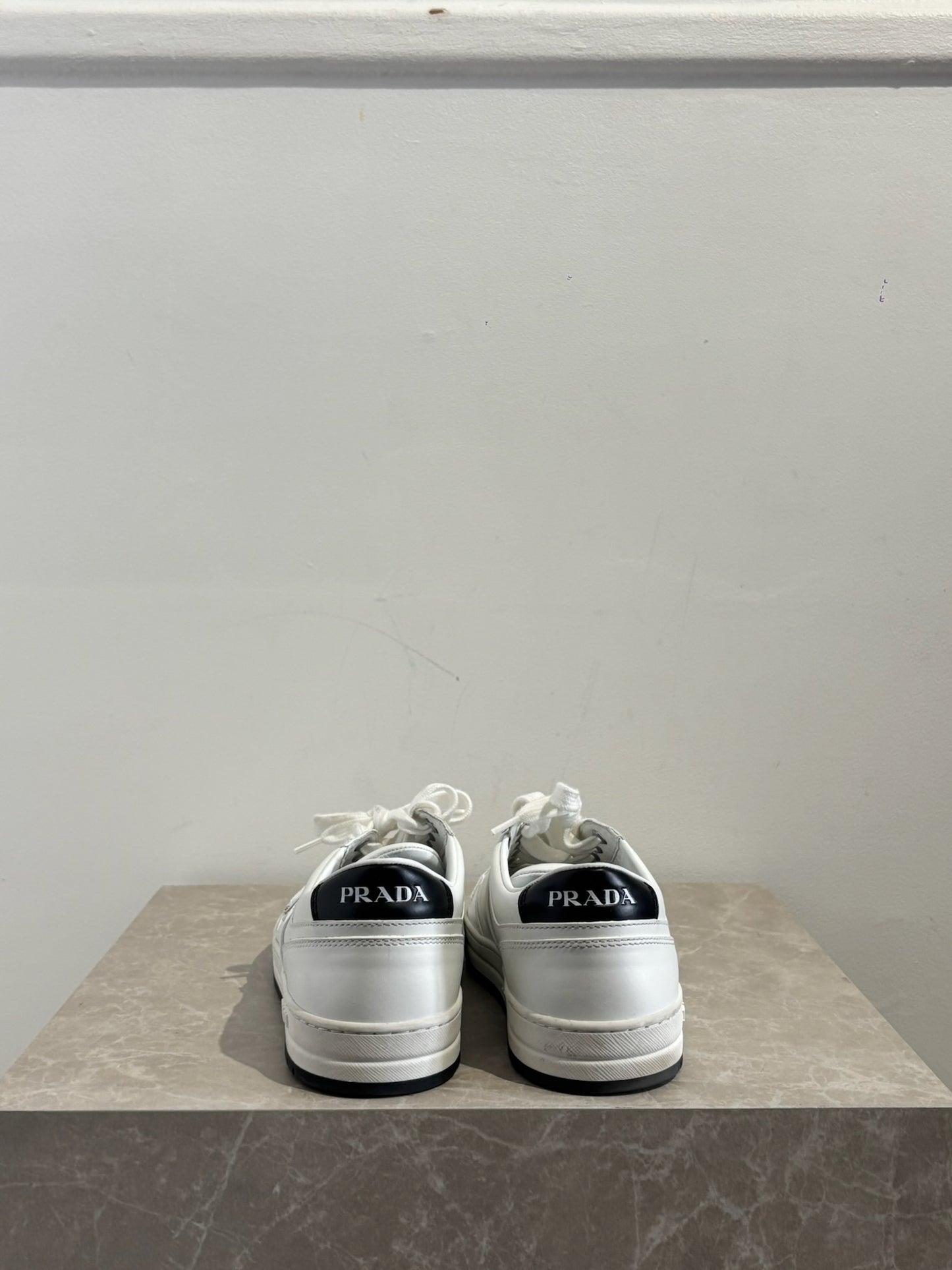 Baskets Prada Downtown blanches T.40