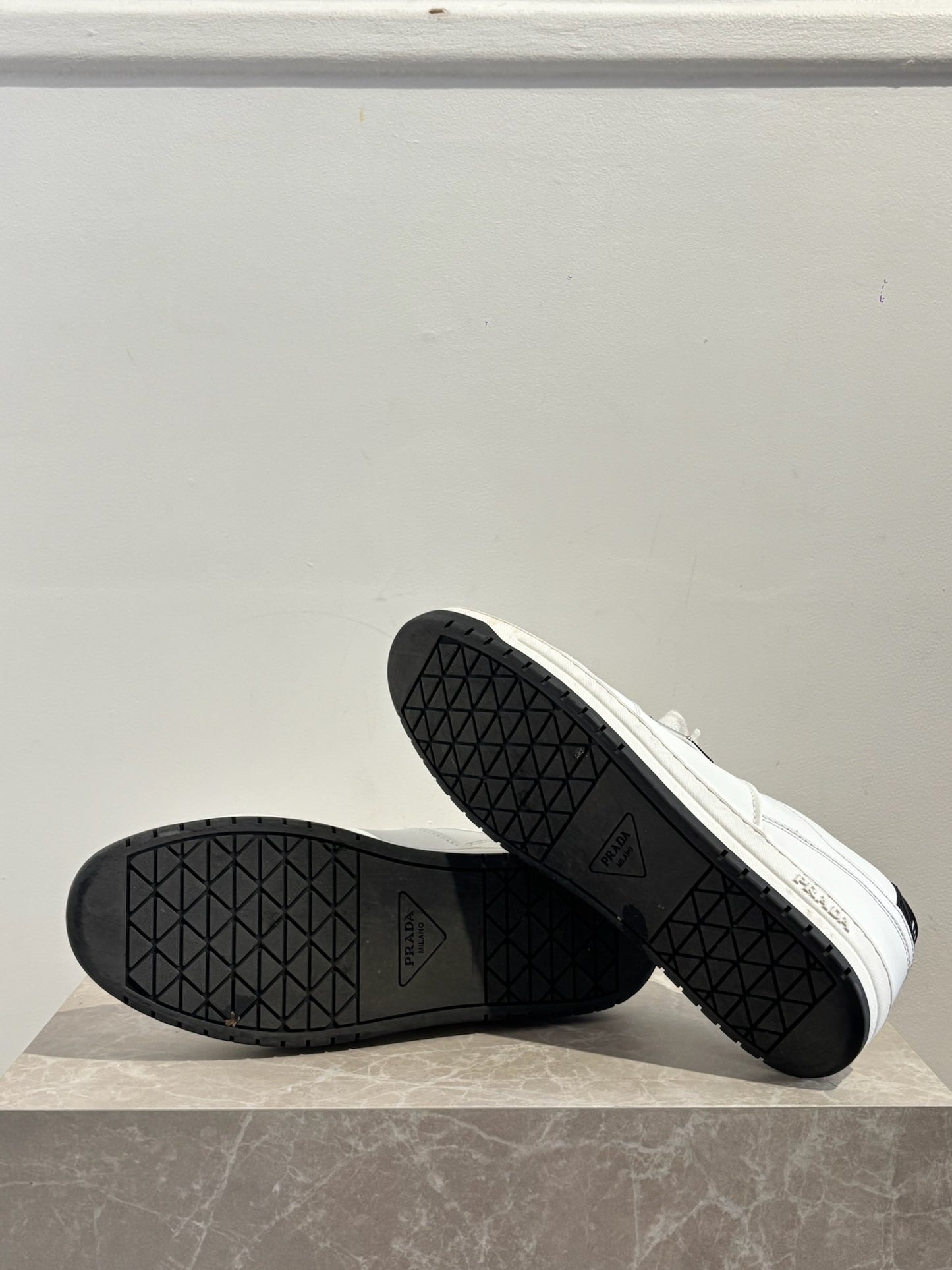 Baskets Prada Downtown blanches T.40