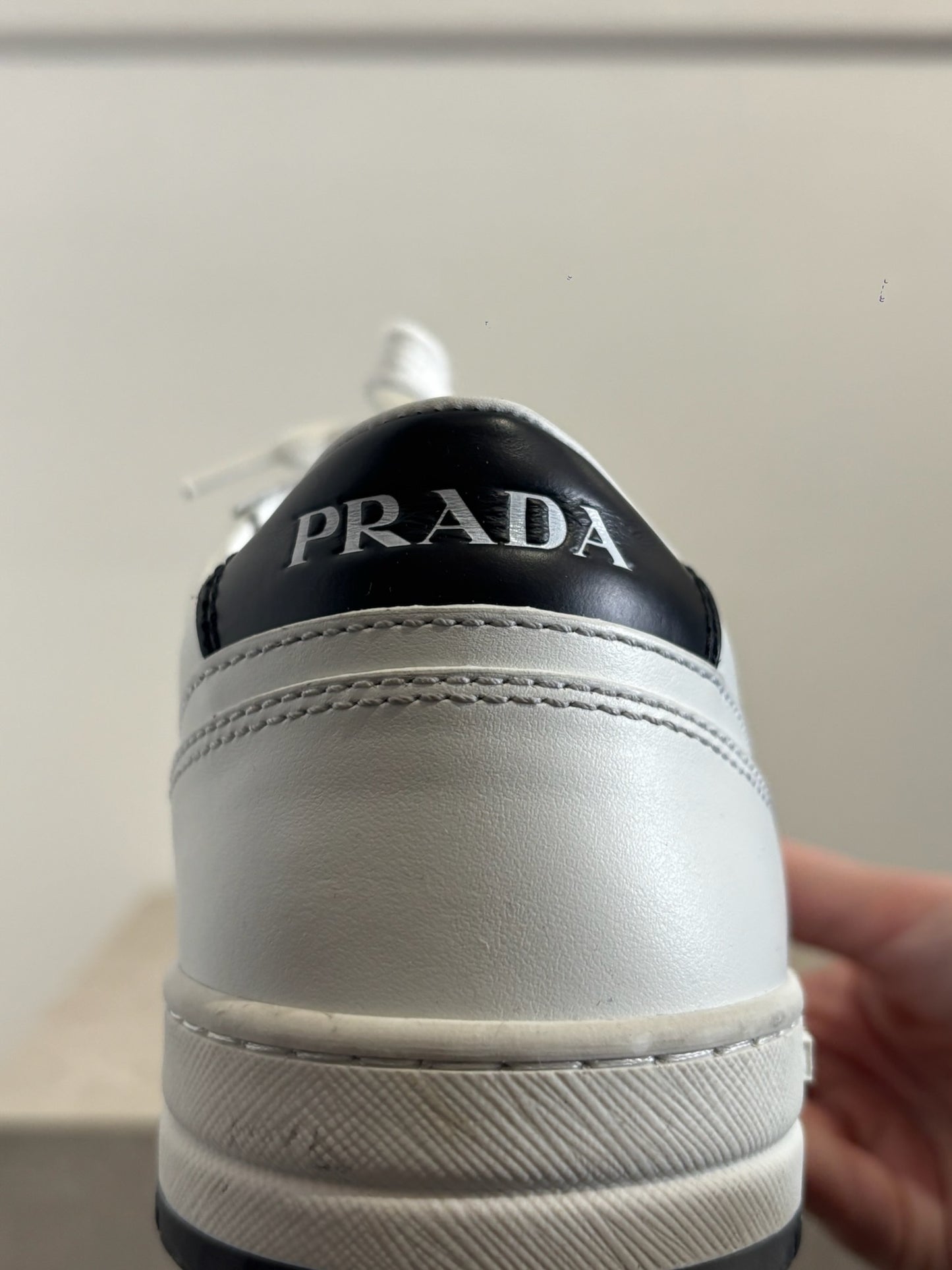 Baskets Prada Downtown blanches T.40